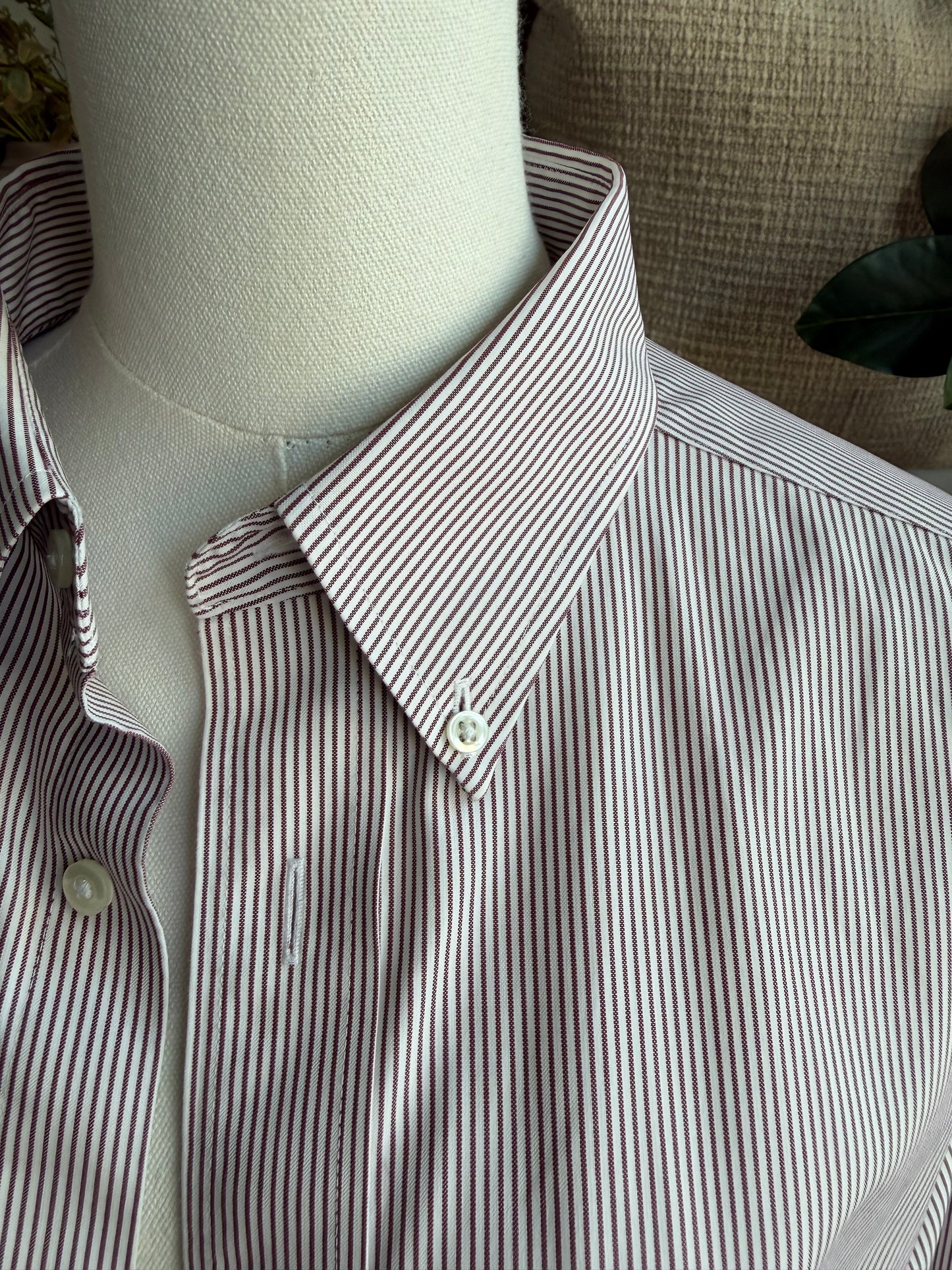 90s around Tree & Yorke Gold Label striped poplin button down. Made in Hong Kong