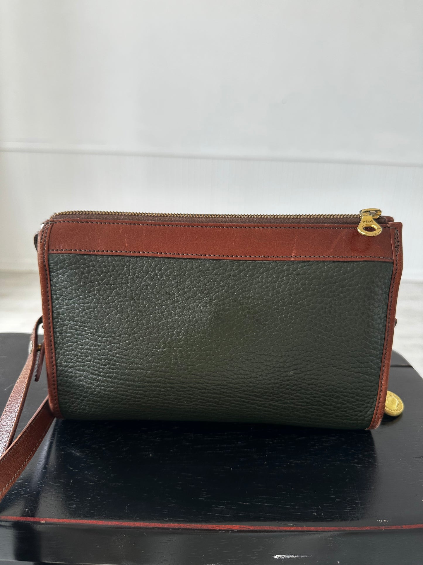 90s Dooney and Bourke zip top crossbody in dark hunter green