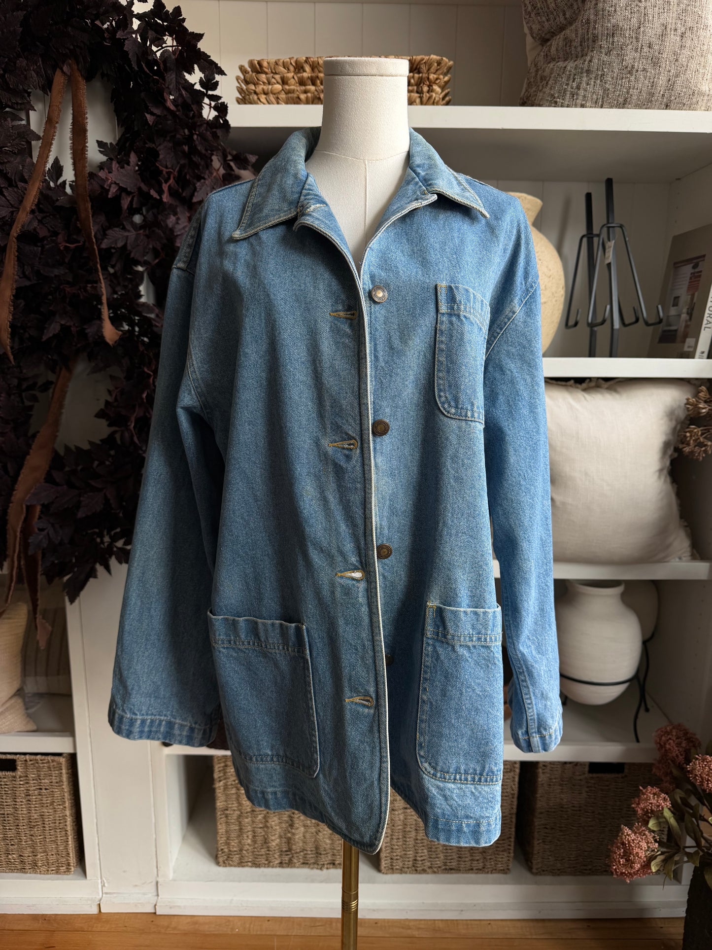 90s Liz Claiborne denim chore coat. Fits S-L