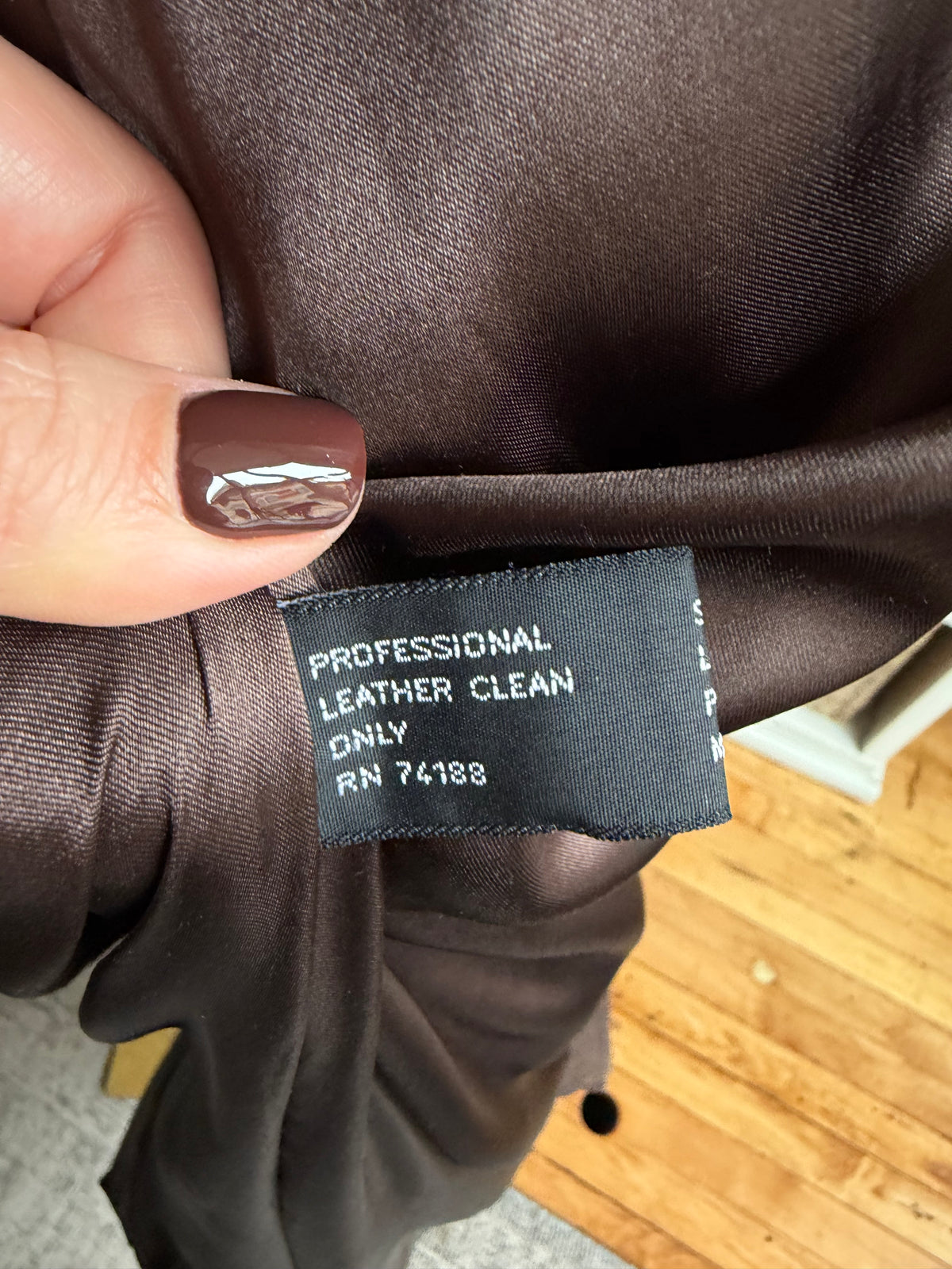 90s Synergy brown leather trench. Fits S-L