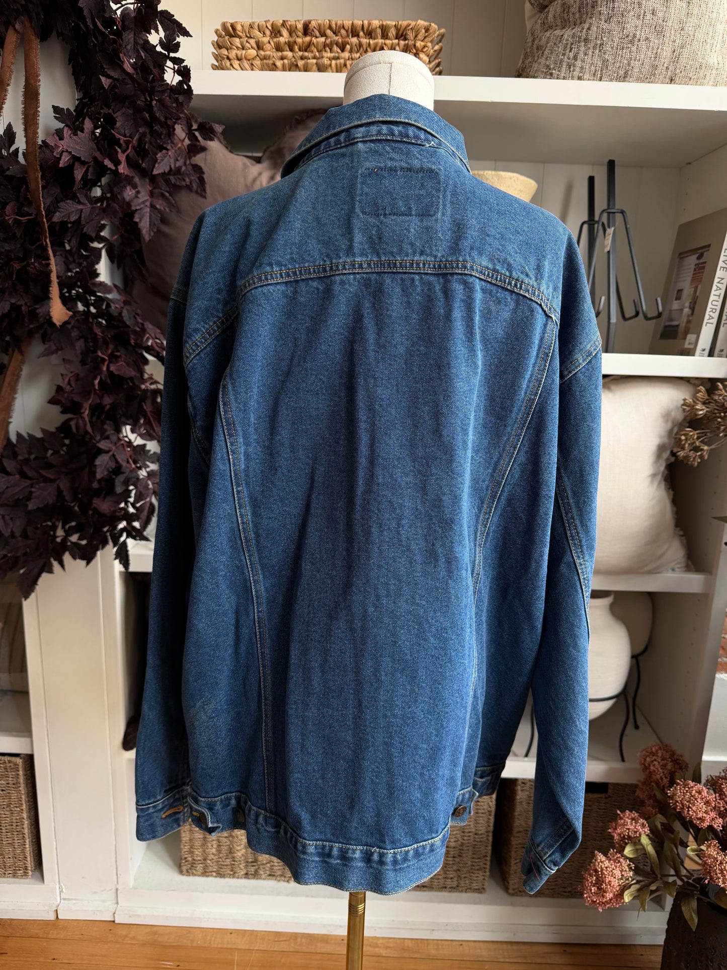 00s Open Trails denim jacket. Fits M-XL