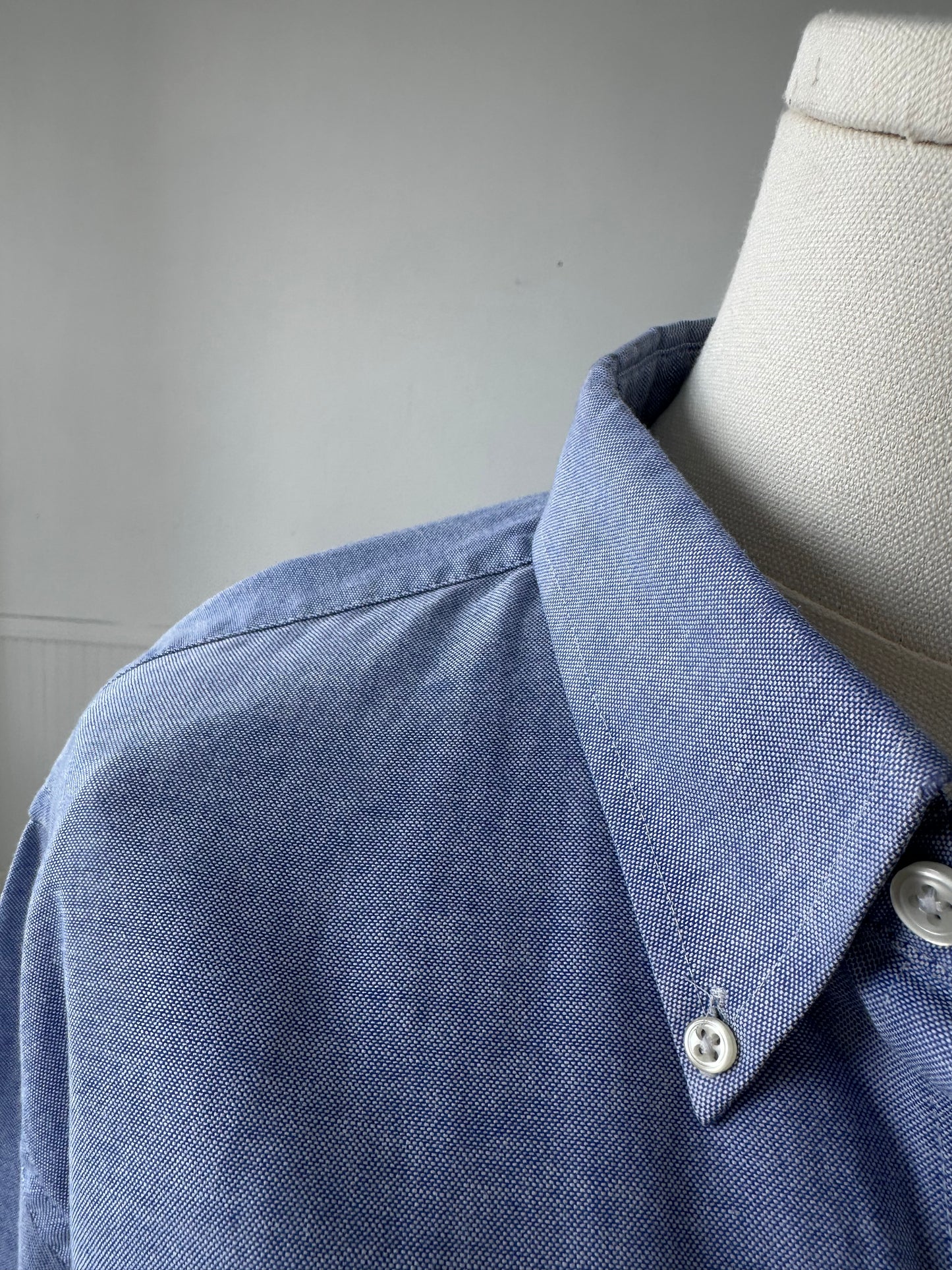 90/ Van Heusen blue oxford button down. Made in the USA
