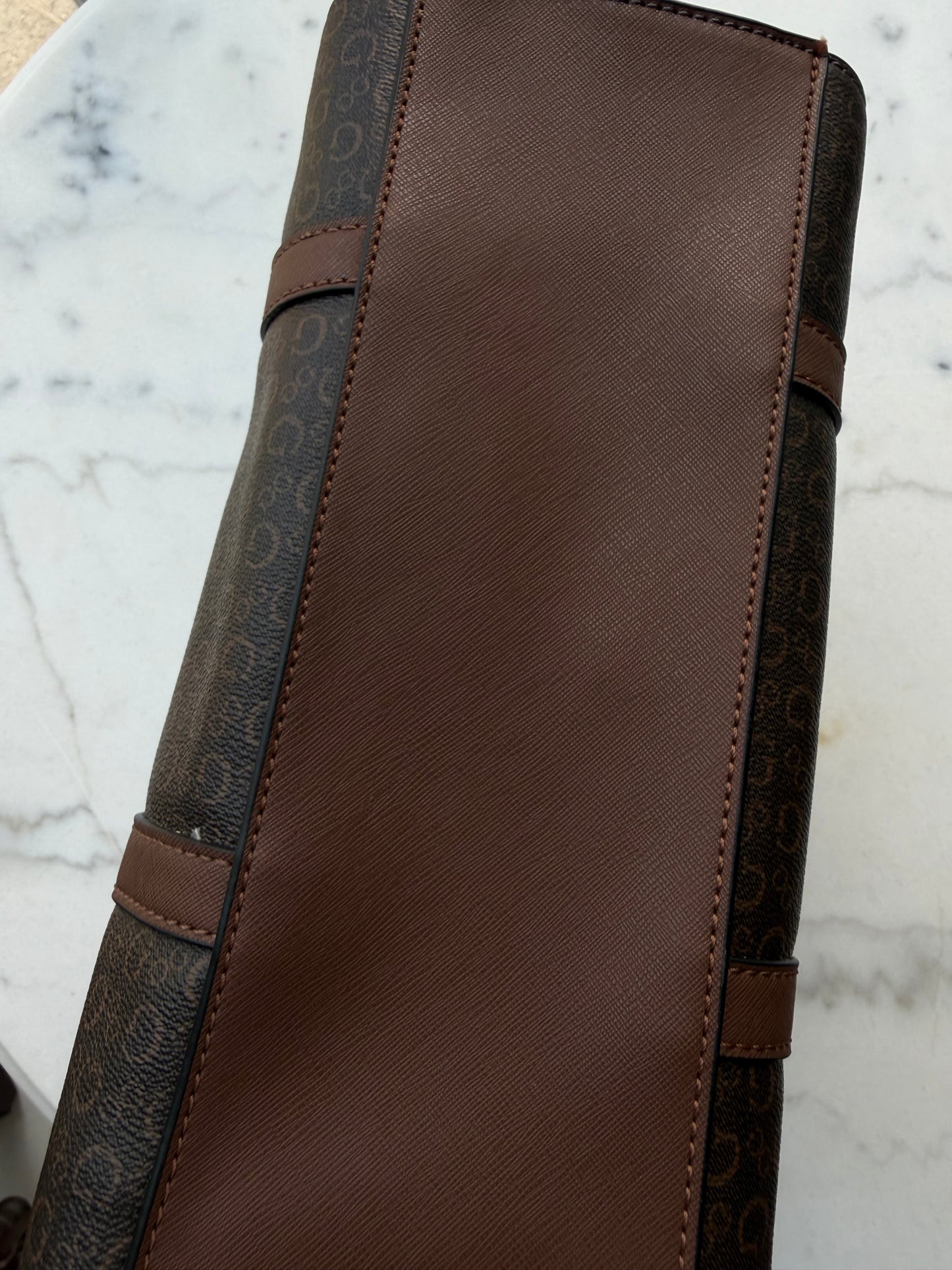 90s Guess hand bag with removable crossbody strap