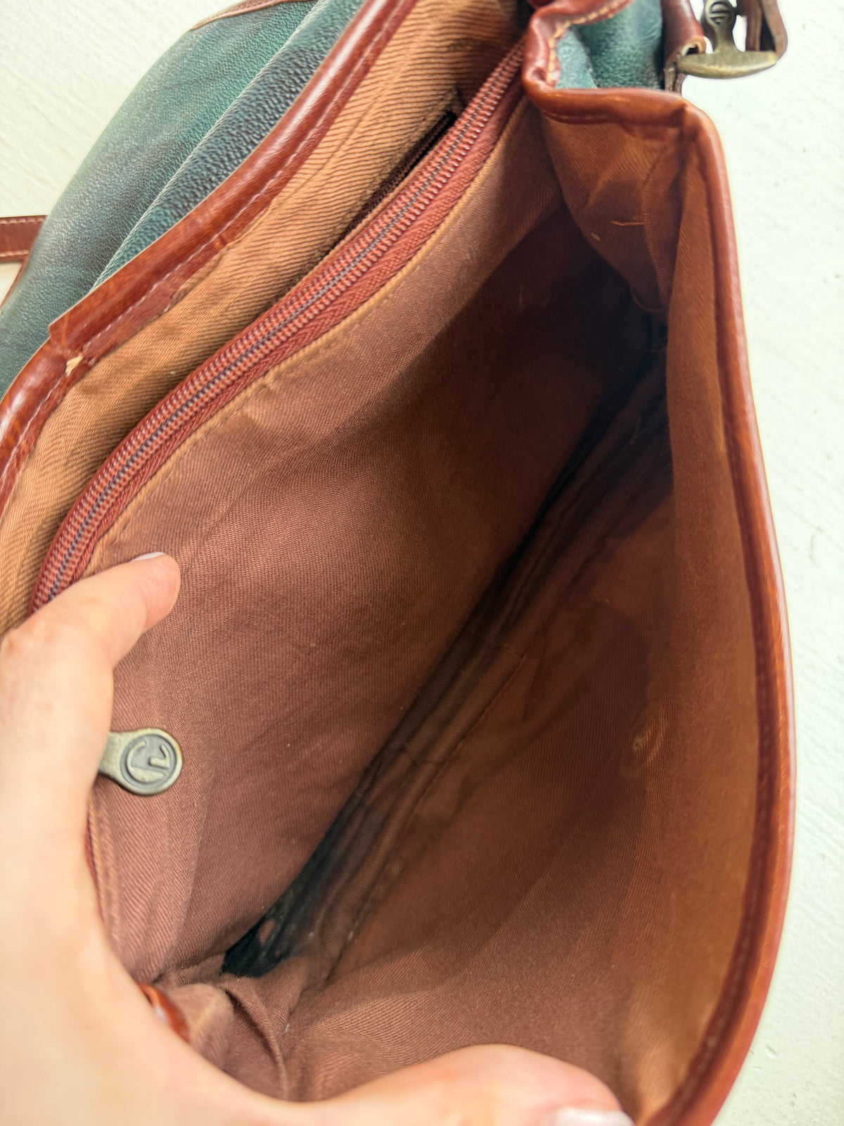 Carryland USA crossbody satchel