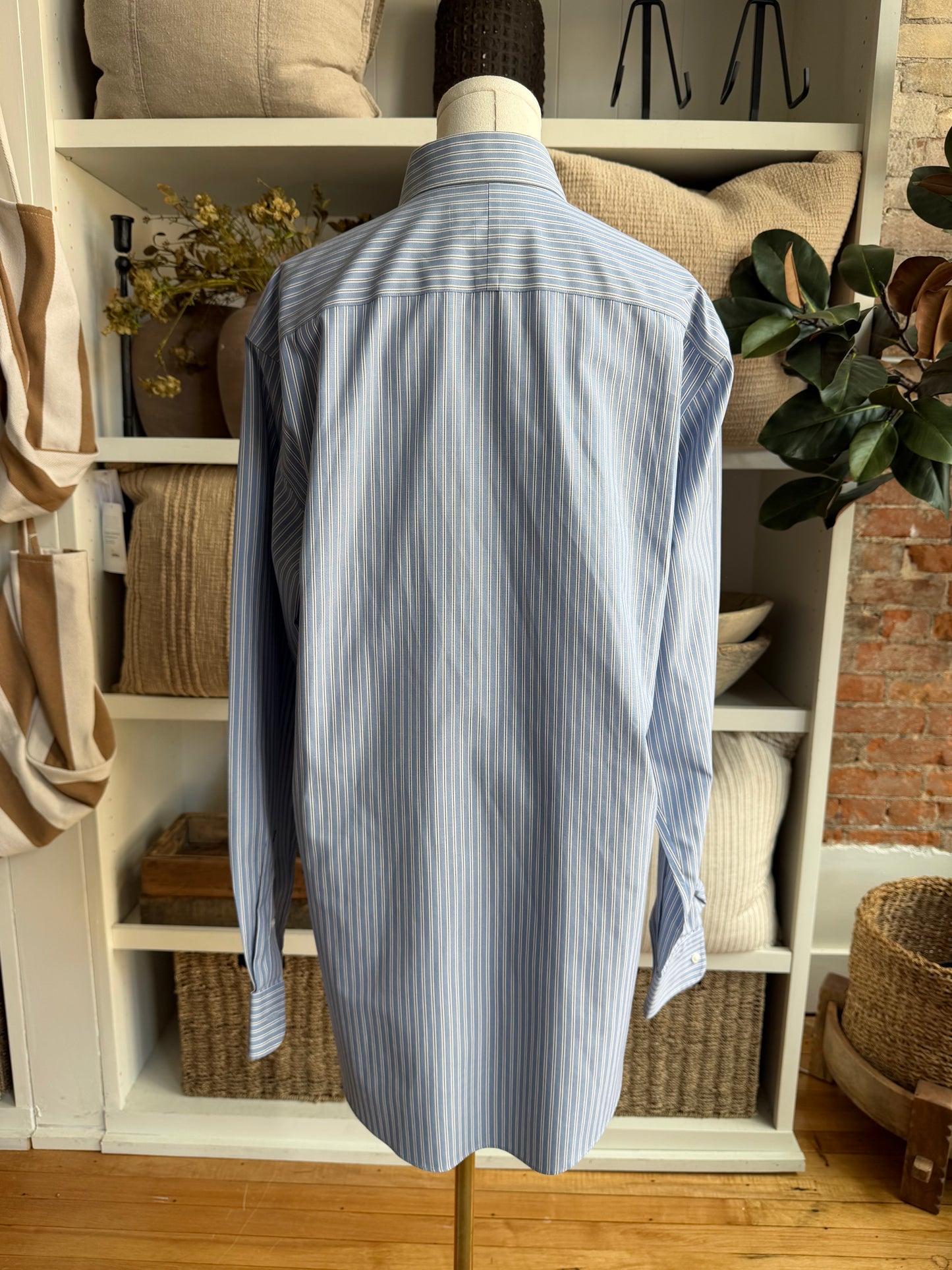90s Nordstrom poplin button down. Made in Hong Kong