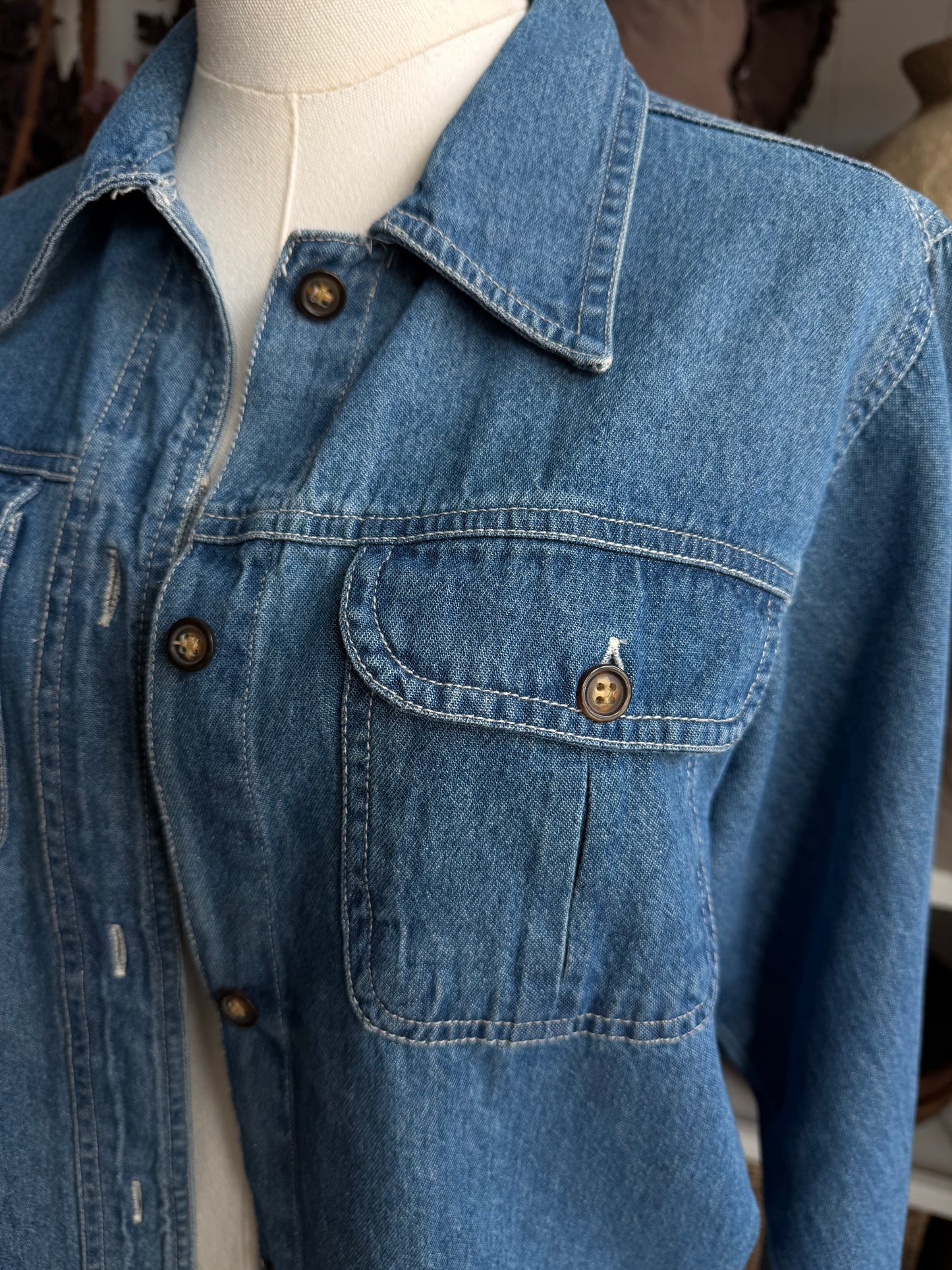 90s Work Wear denim light weight shirt jacket. Fits XXS-S
