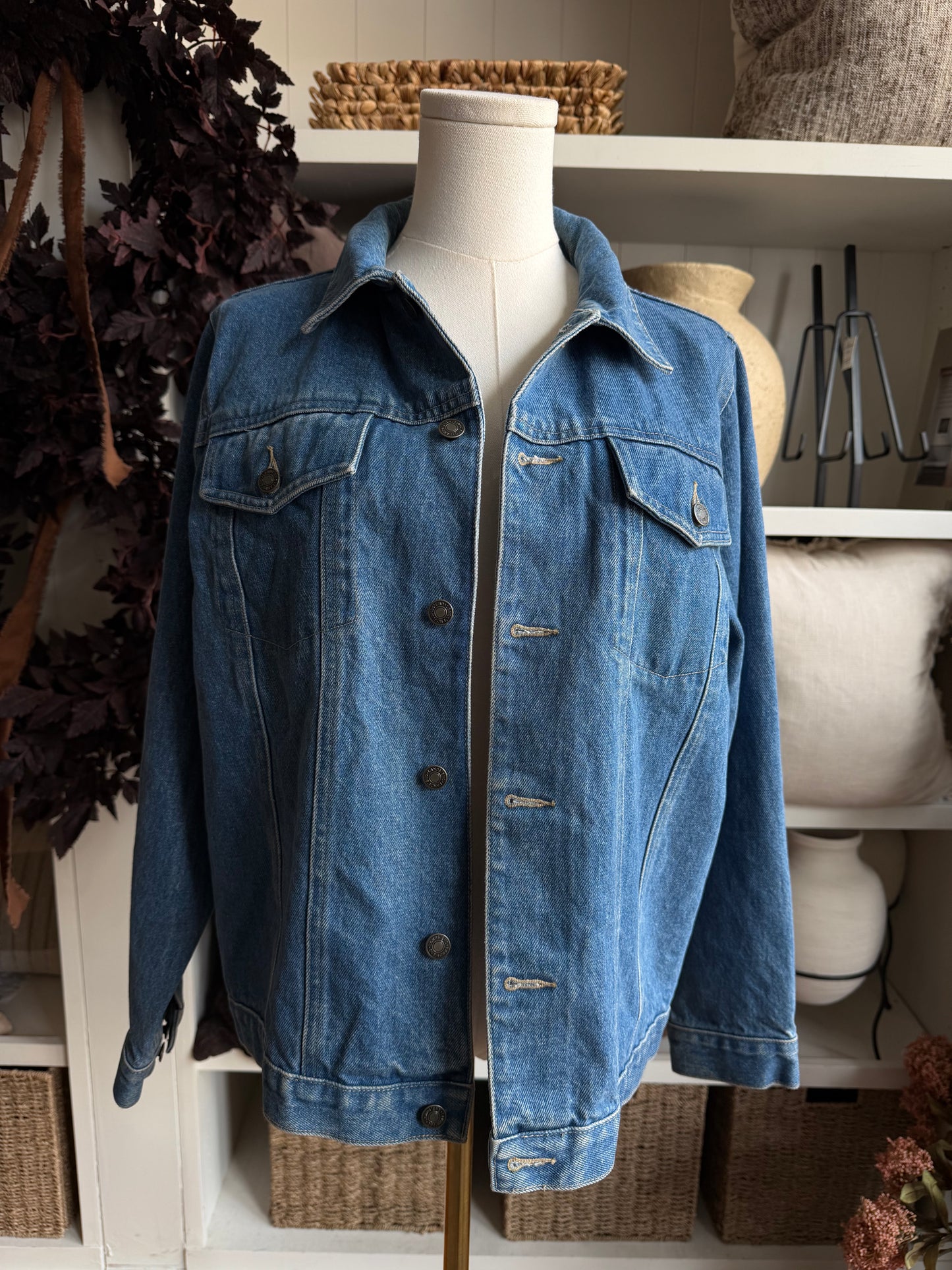 90s Lands End denim jacket. Fits XS-M petite