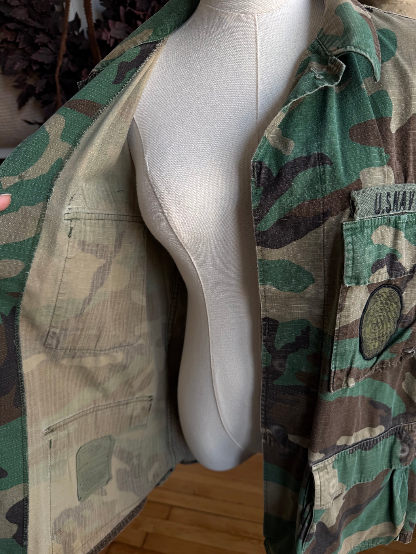 Vintage US Navy fatigue jacket. Fits XS-M