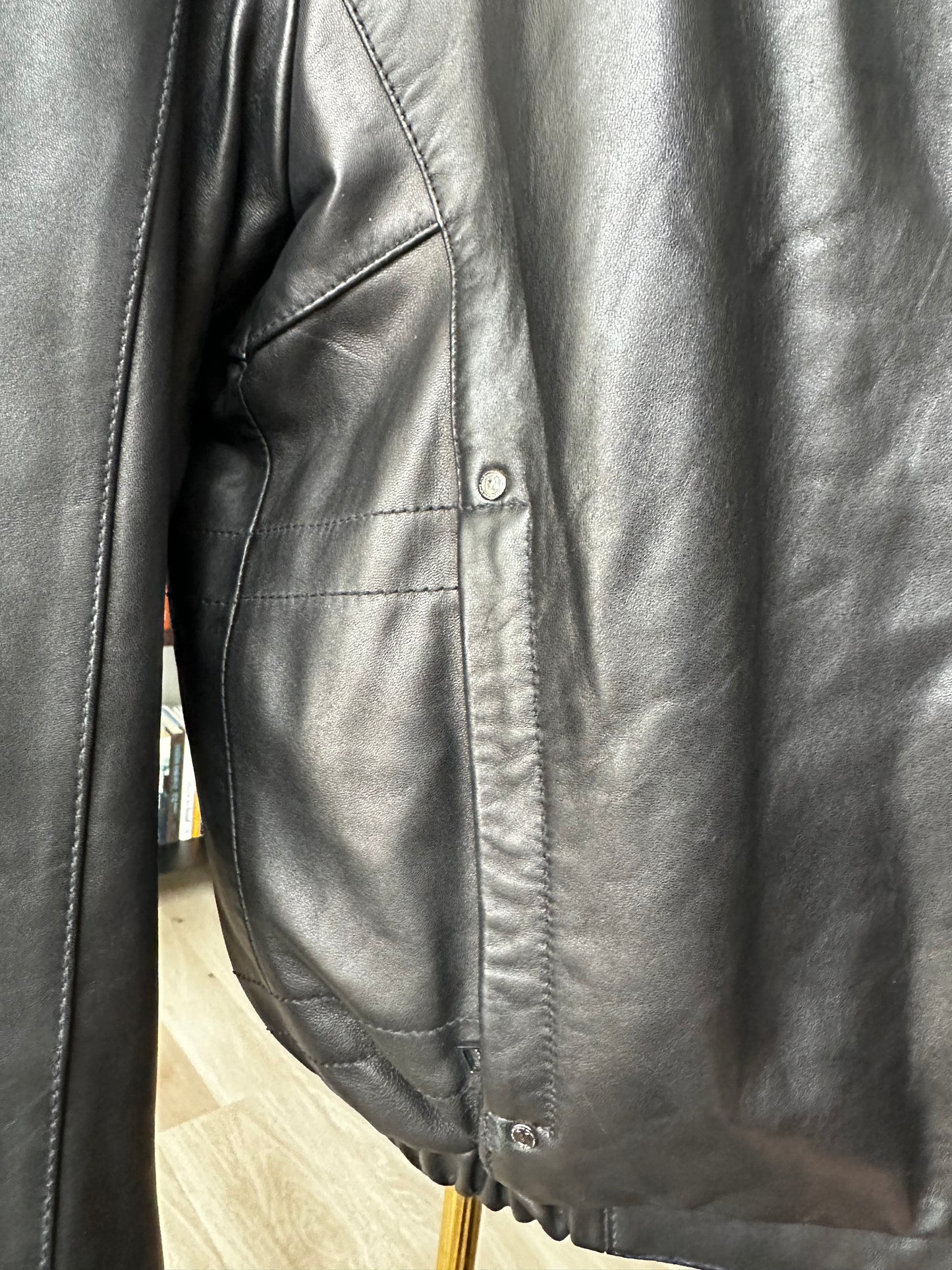 90s Andrew Marc black leather bomber