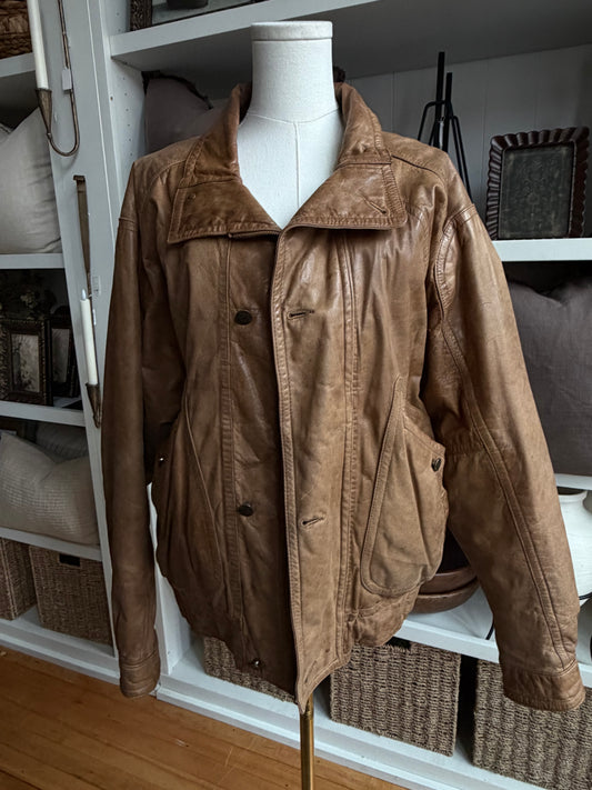 90s New Zealand Outback leather bomber. Fits S-L