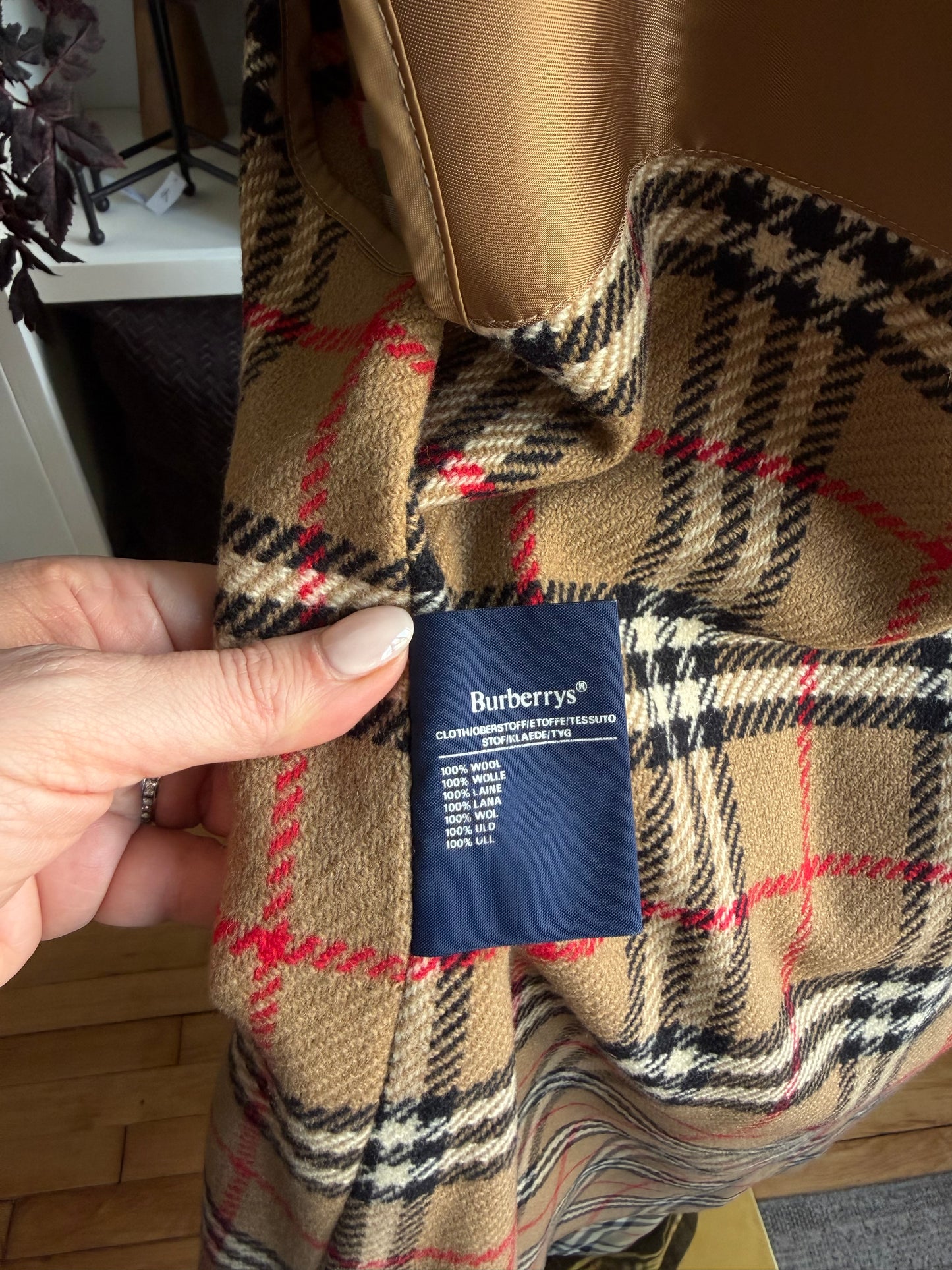 Vintage Burberry khaki trench with zip out wool lining. Fits M-XL