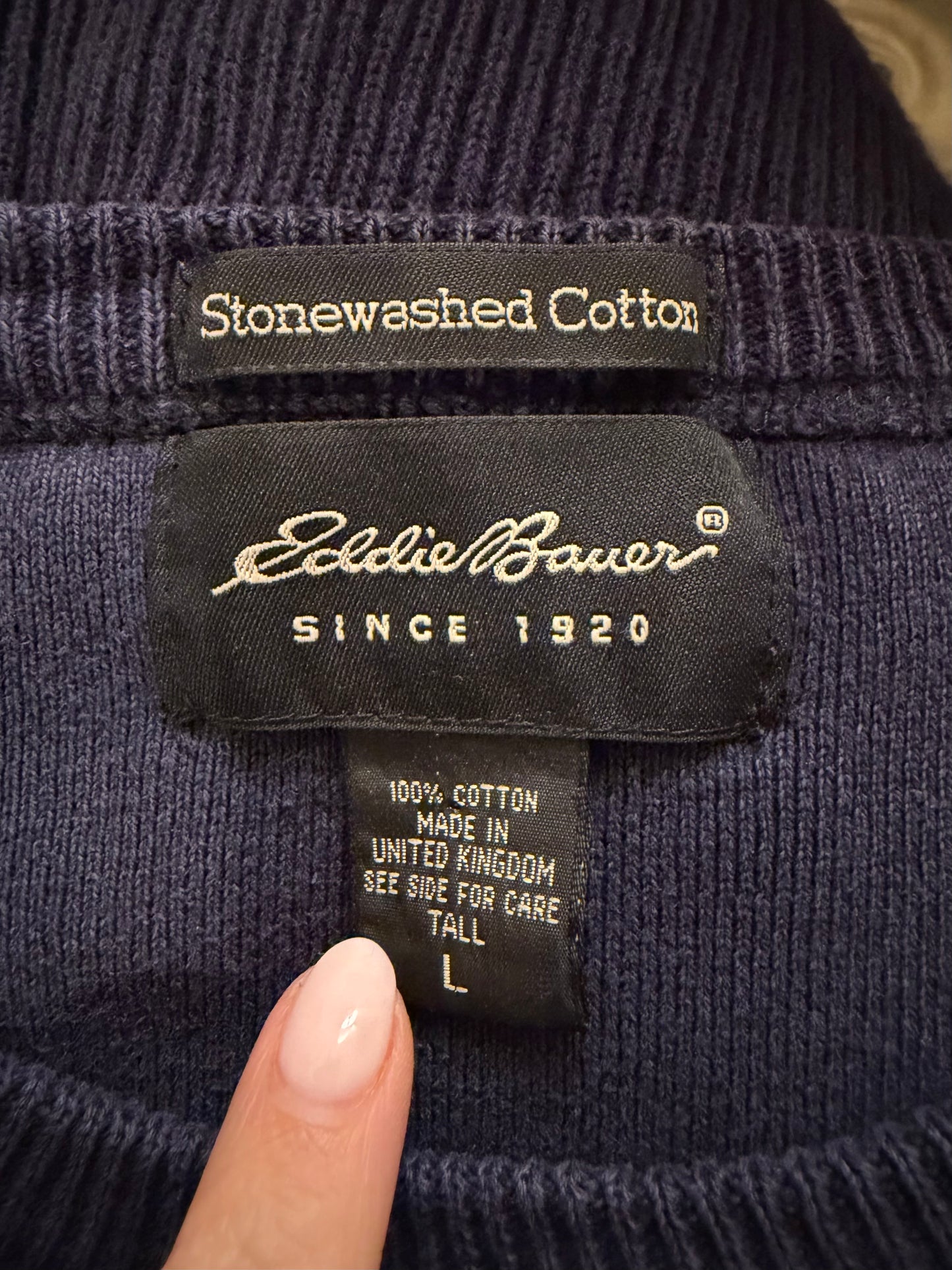 90s Eddie Bauer navy cotton sweater. Made in Inited Kingdom. Fits M-XL