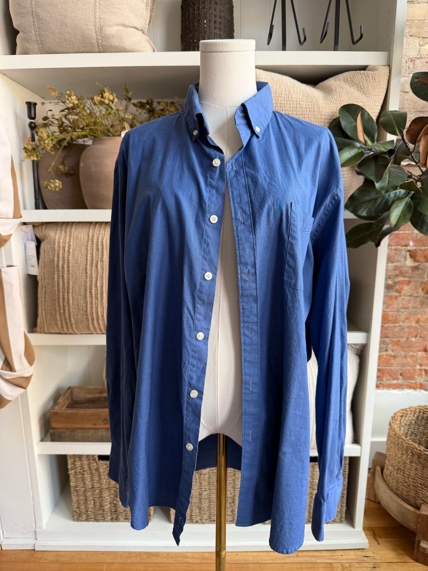 00s Claiborne blue cotton button down.