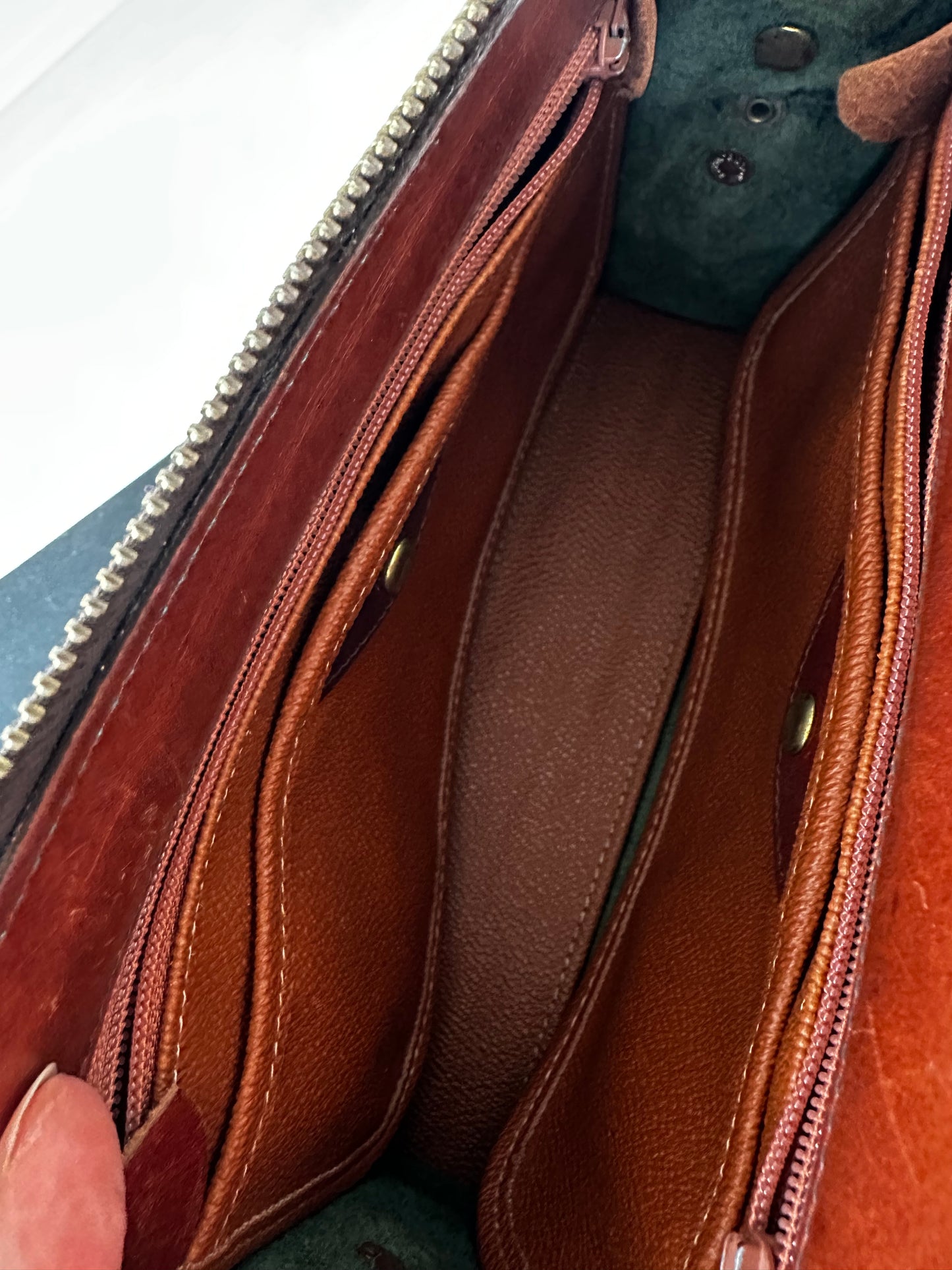 90s Dooney and Bourke zip top crossbody in dark hunter green