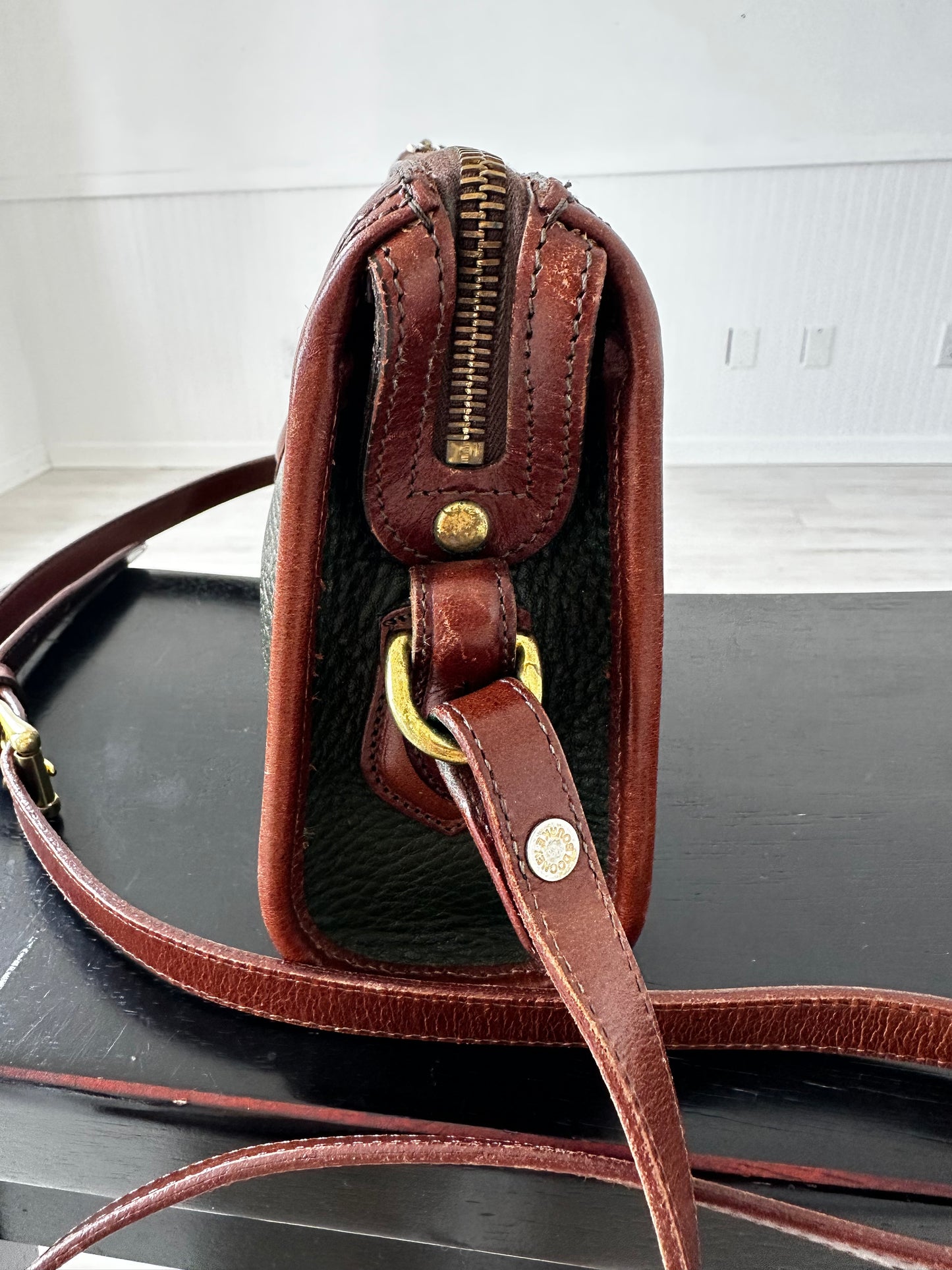 90s Dooney and Bourke zip top crossbody in dark hunter green