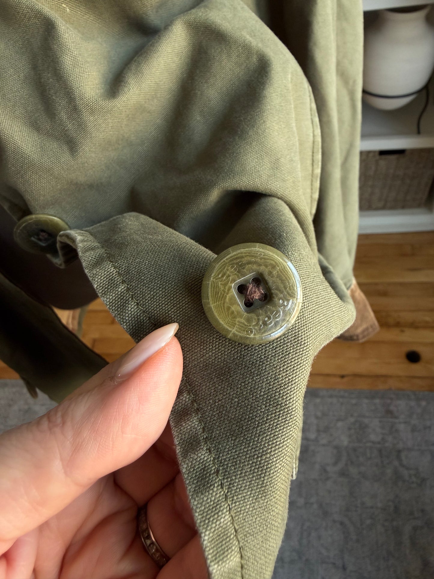90s LL Bean green barn coat with brown corduroy collar. Fits M-XL