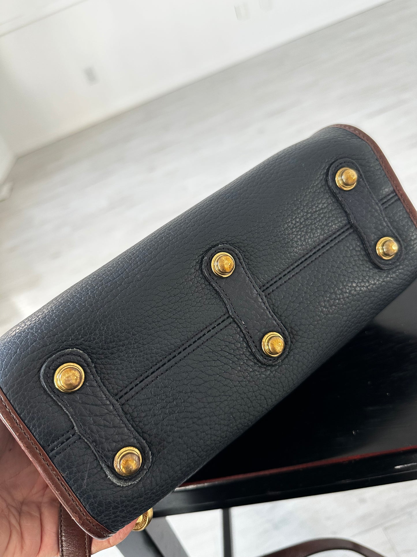 90s Dooney and Bourke navy zip top satchel