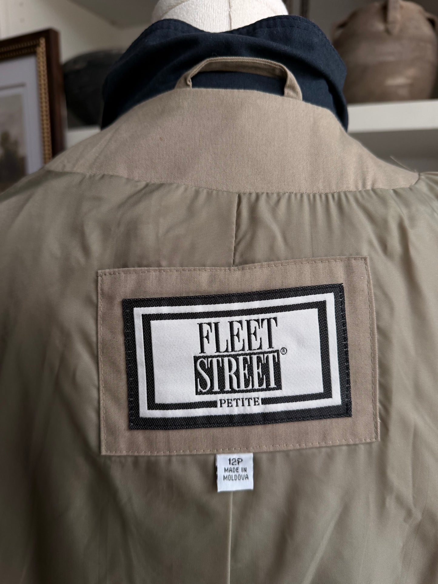90s Fleet Street Petite khaki trench with removable hood