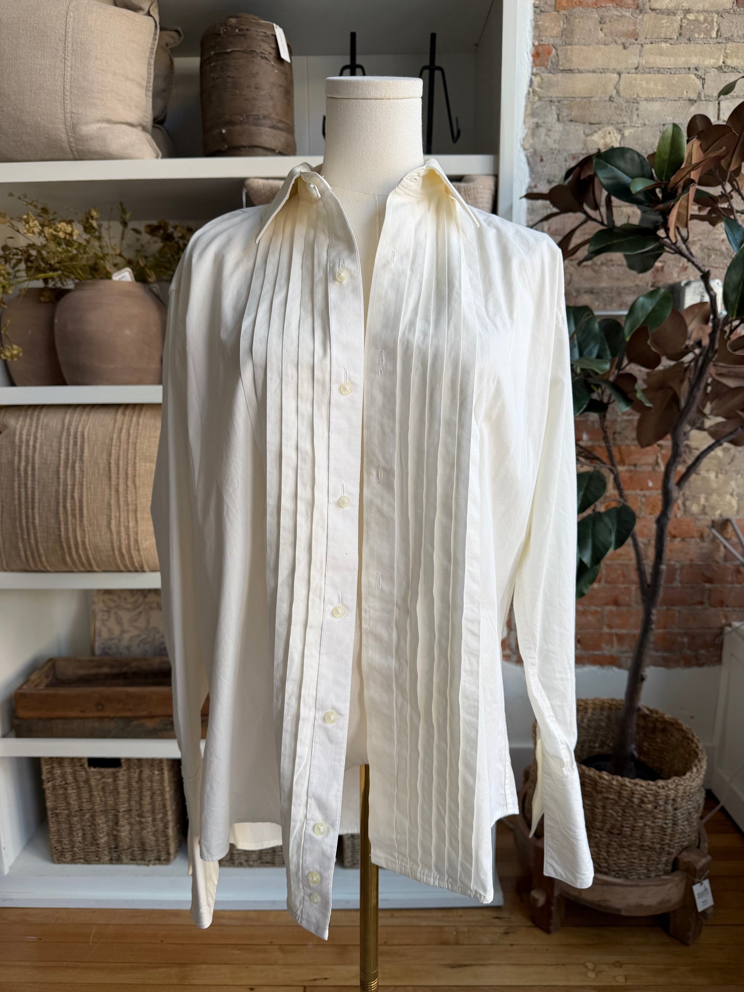 90s Lauren Ralph Lauren cream pleated cotton button down with French cuffs