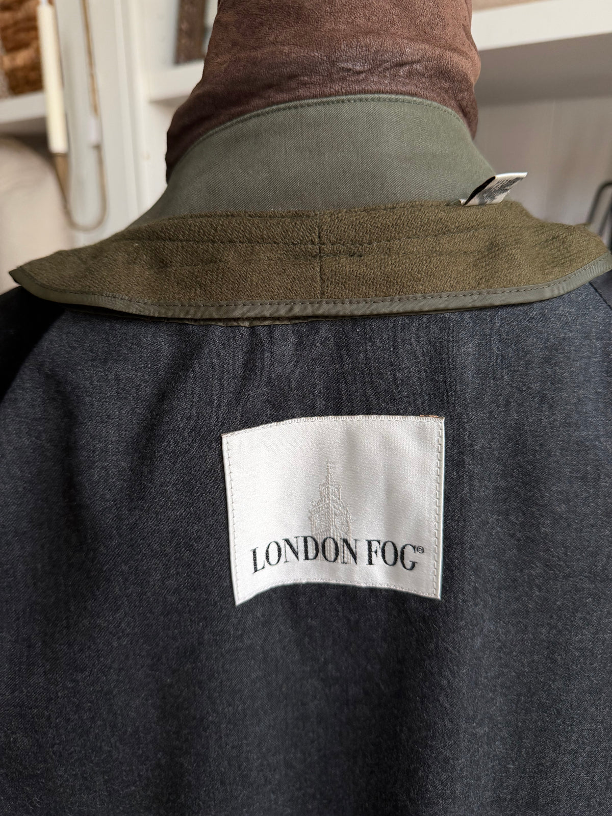 90s London Fog green trench with leather collar and zip out wool lining. Made in the USA. Fits M-XL