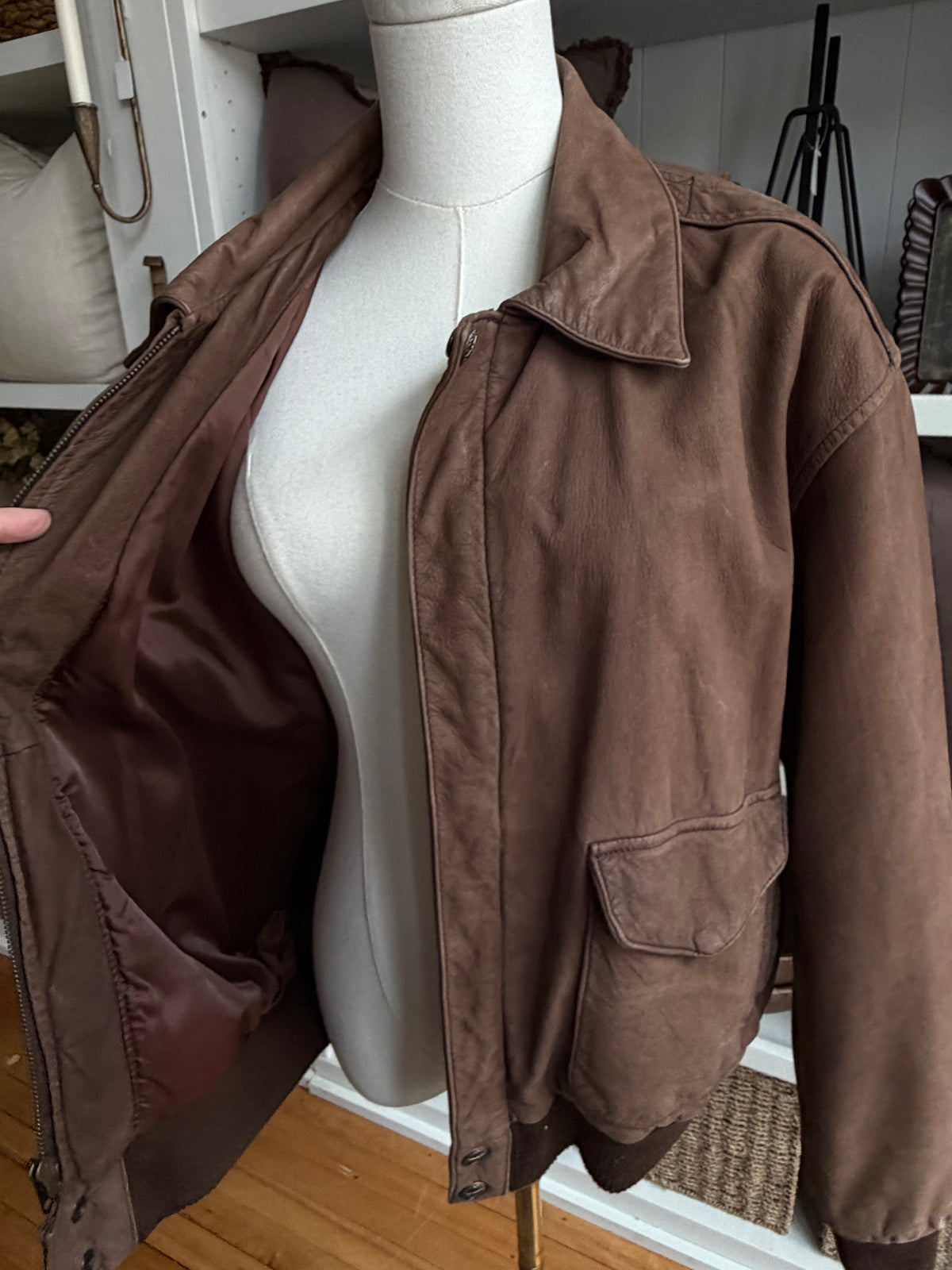 90s Beyond leather bomber. Fits XS-M petite