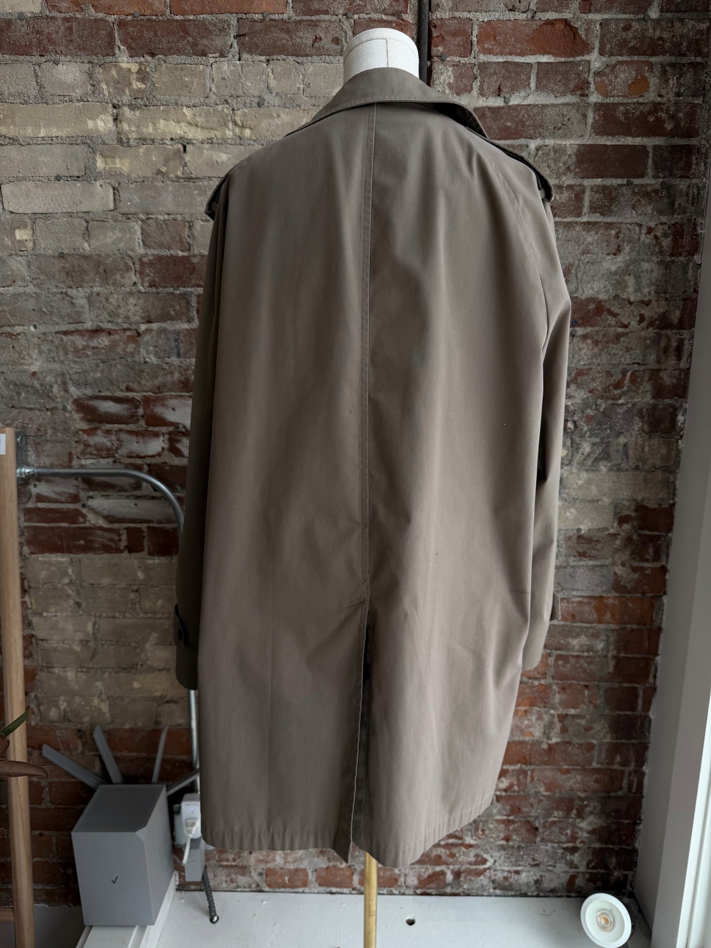 70s/80s short car coat trench with zip out insulated lining. Made in the USA