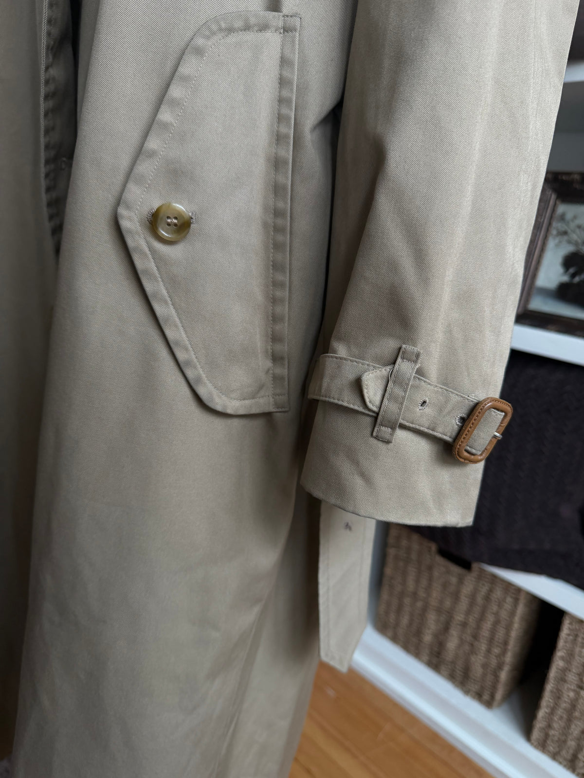 Vintage Khaki Burberry Trench. Fits S-L