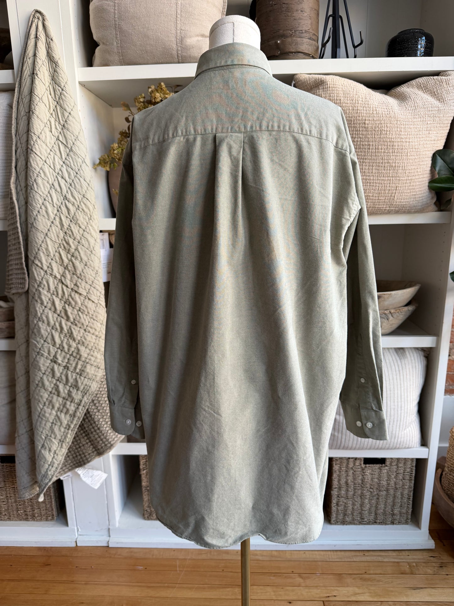 90s Nautica green Oxford button down. Made in Hong Kong