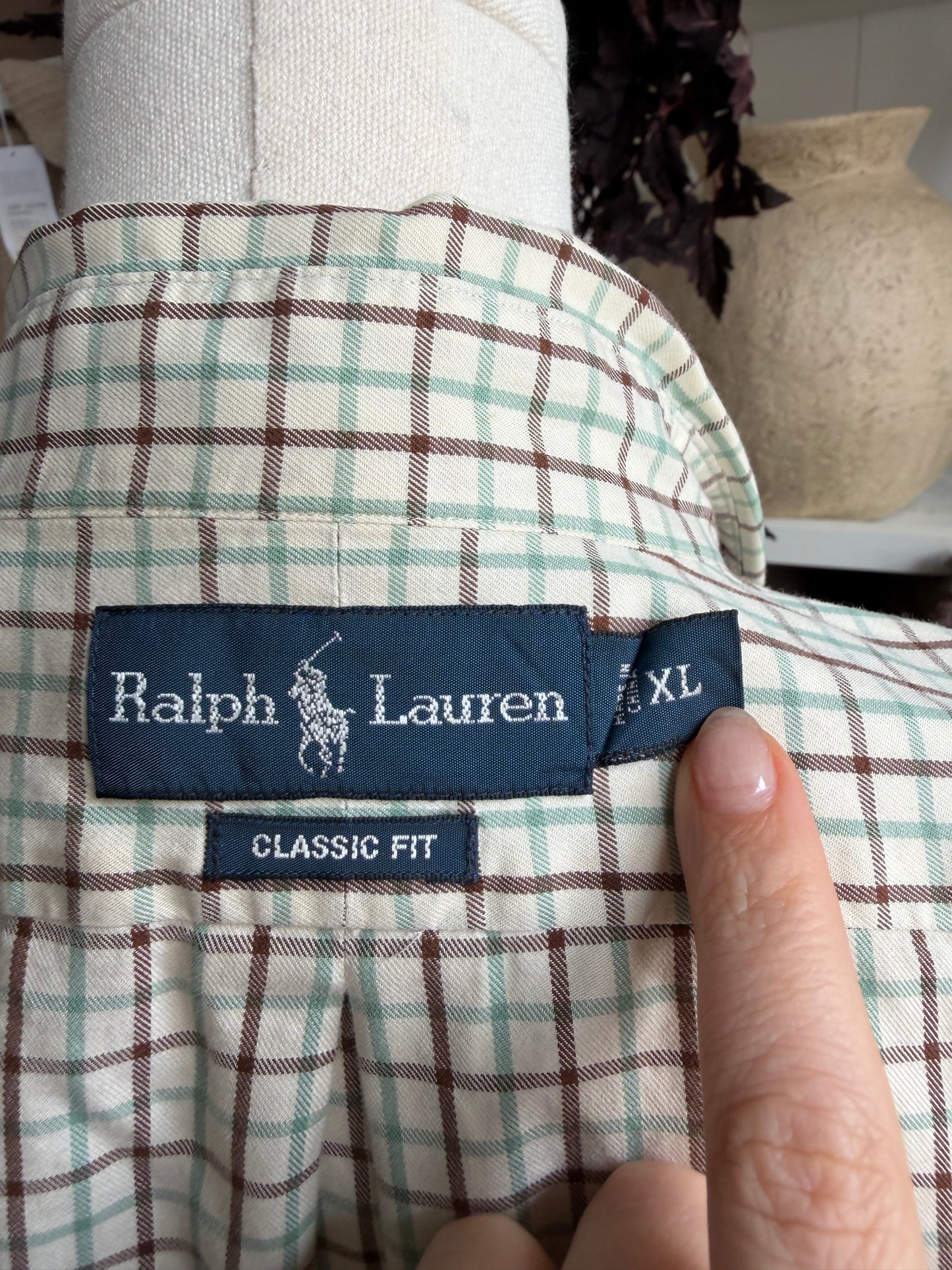 90s Ralph Lauren Classic Fit cotton button down. Fits S-L