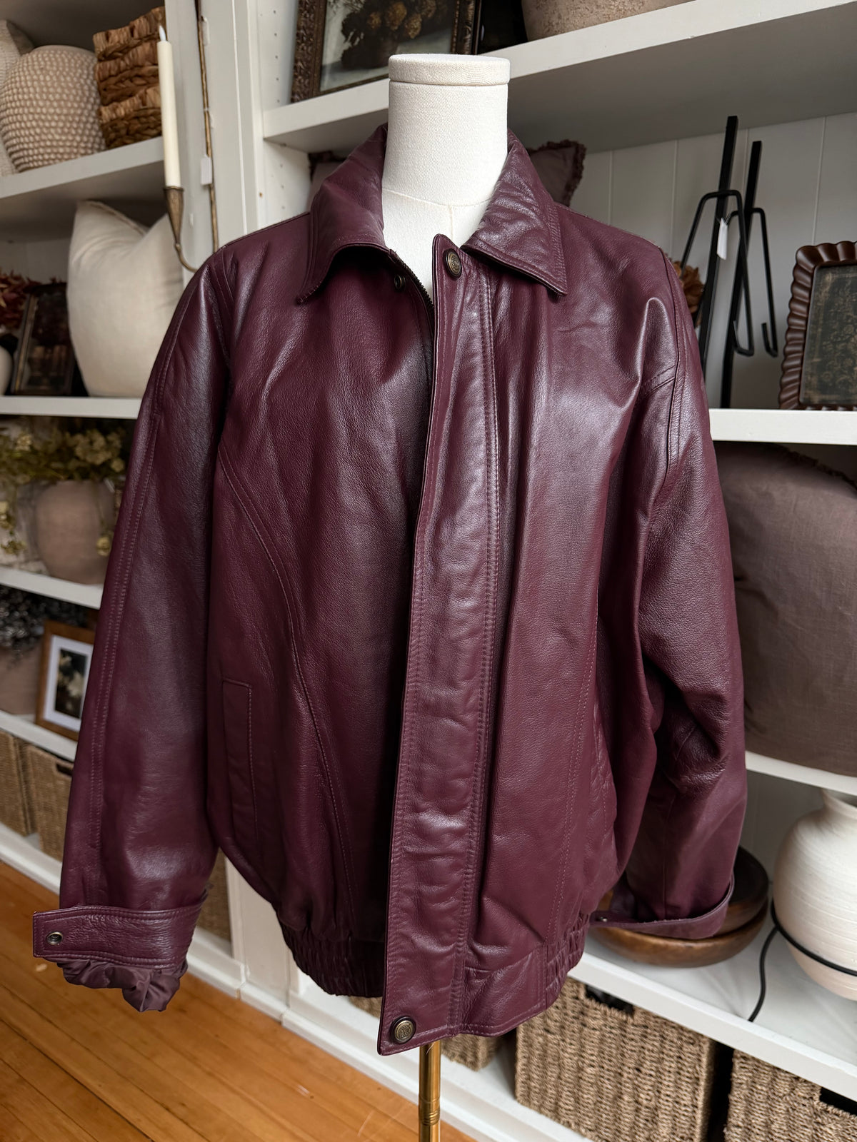 80s USA Leathers burgundy bomber. Fits S-L