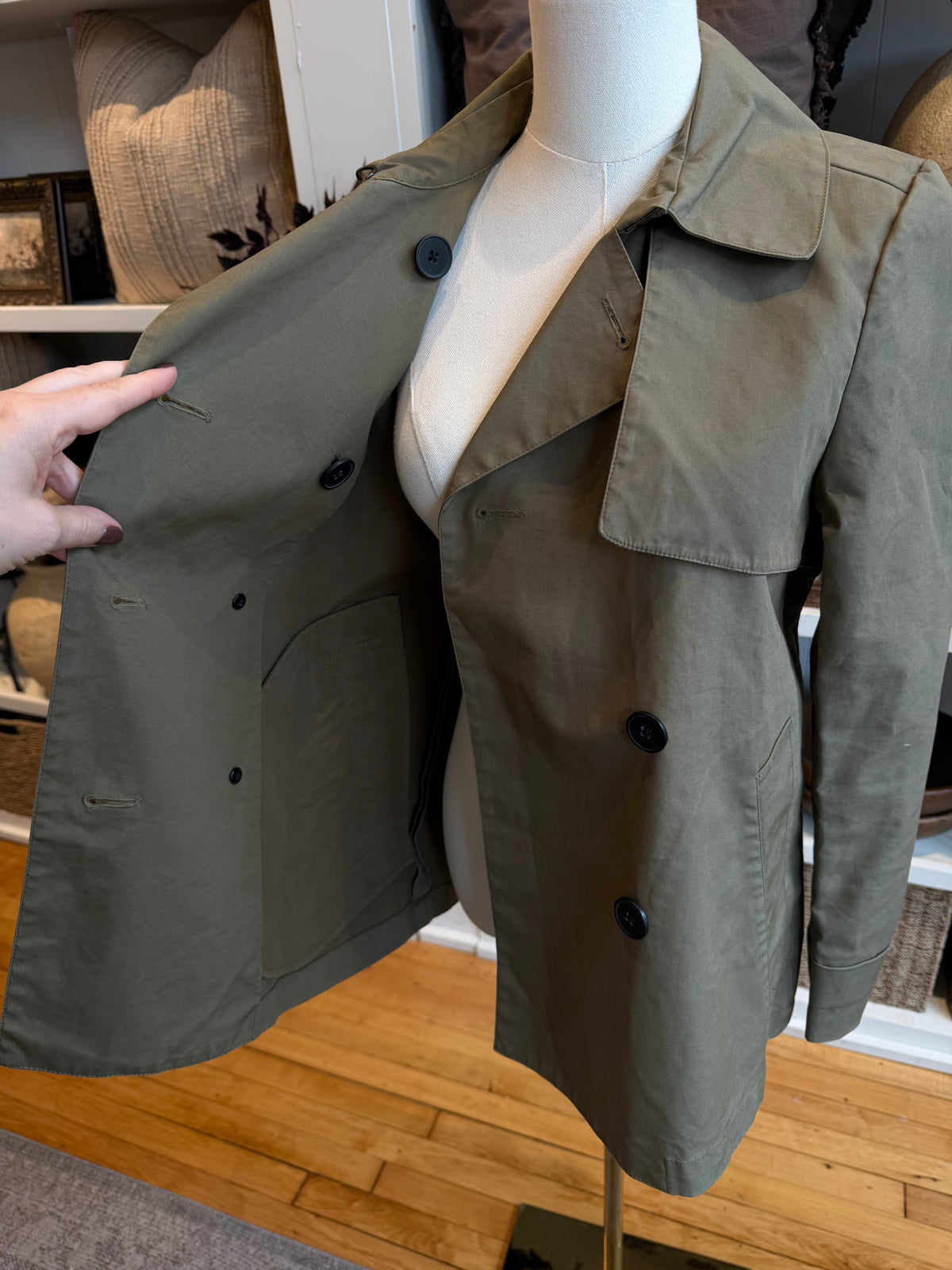 Everlane cropped trench in Olive. Size S