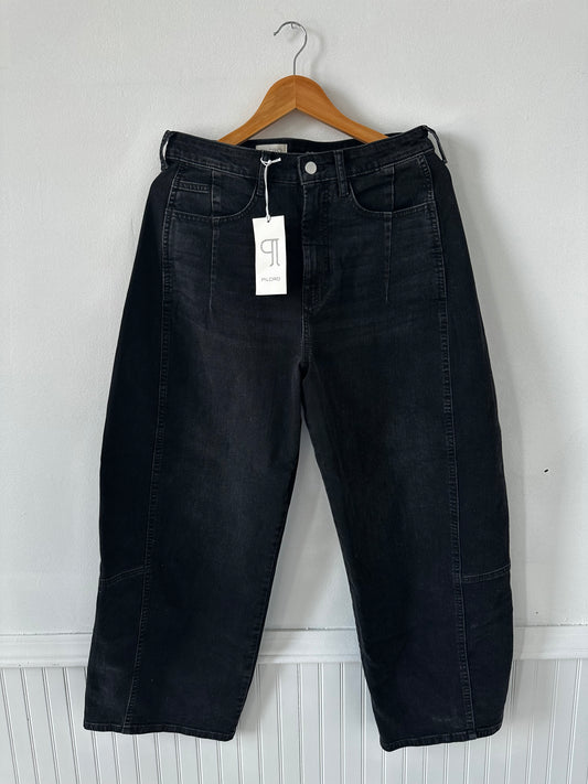 Anthropologie Pilcro Kenna barrel leg jeans. Size 29T