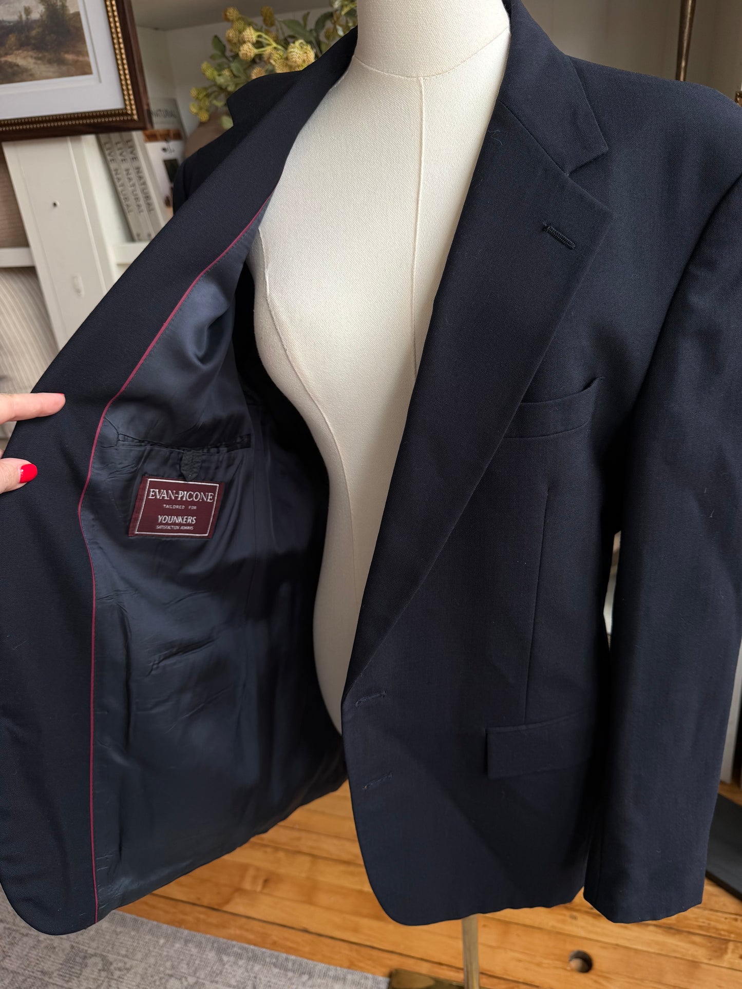 80s Evan Picone lightweight navy wool blazer. Made in the USA