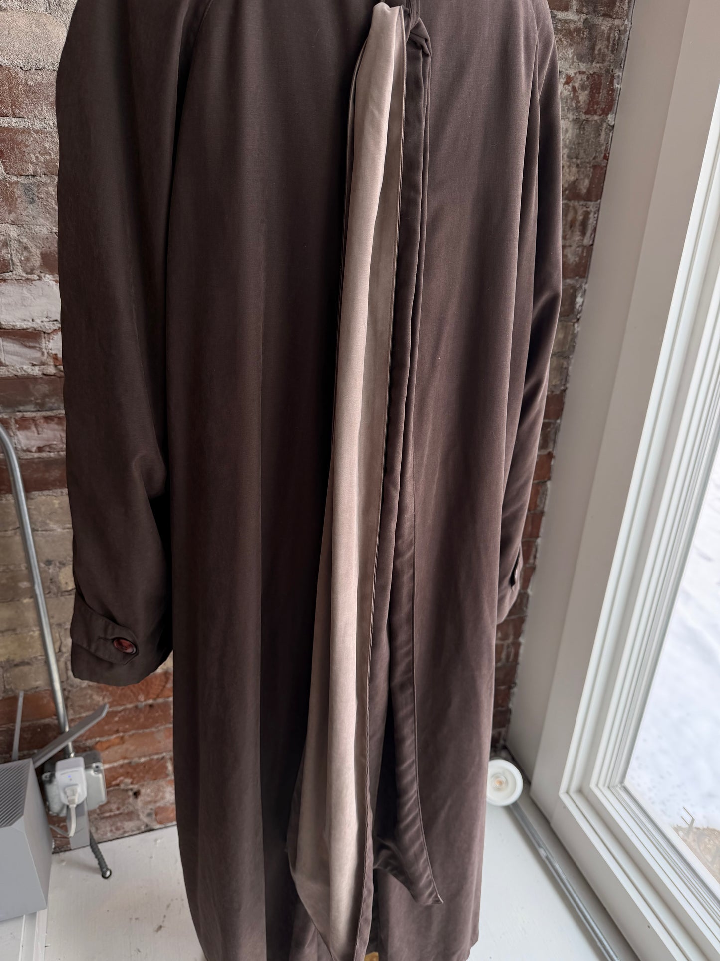 90s New York Harbor brown drapey trench with button out lining