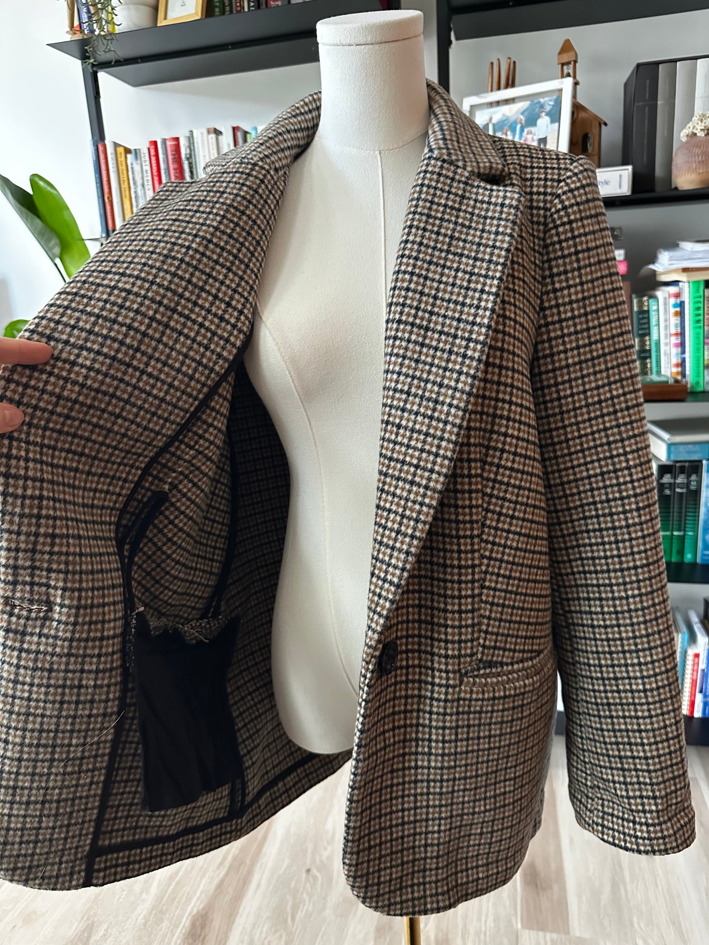 Astr The Label plaid wool blend blazer. Size Large