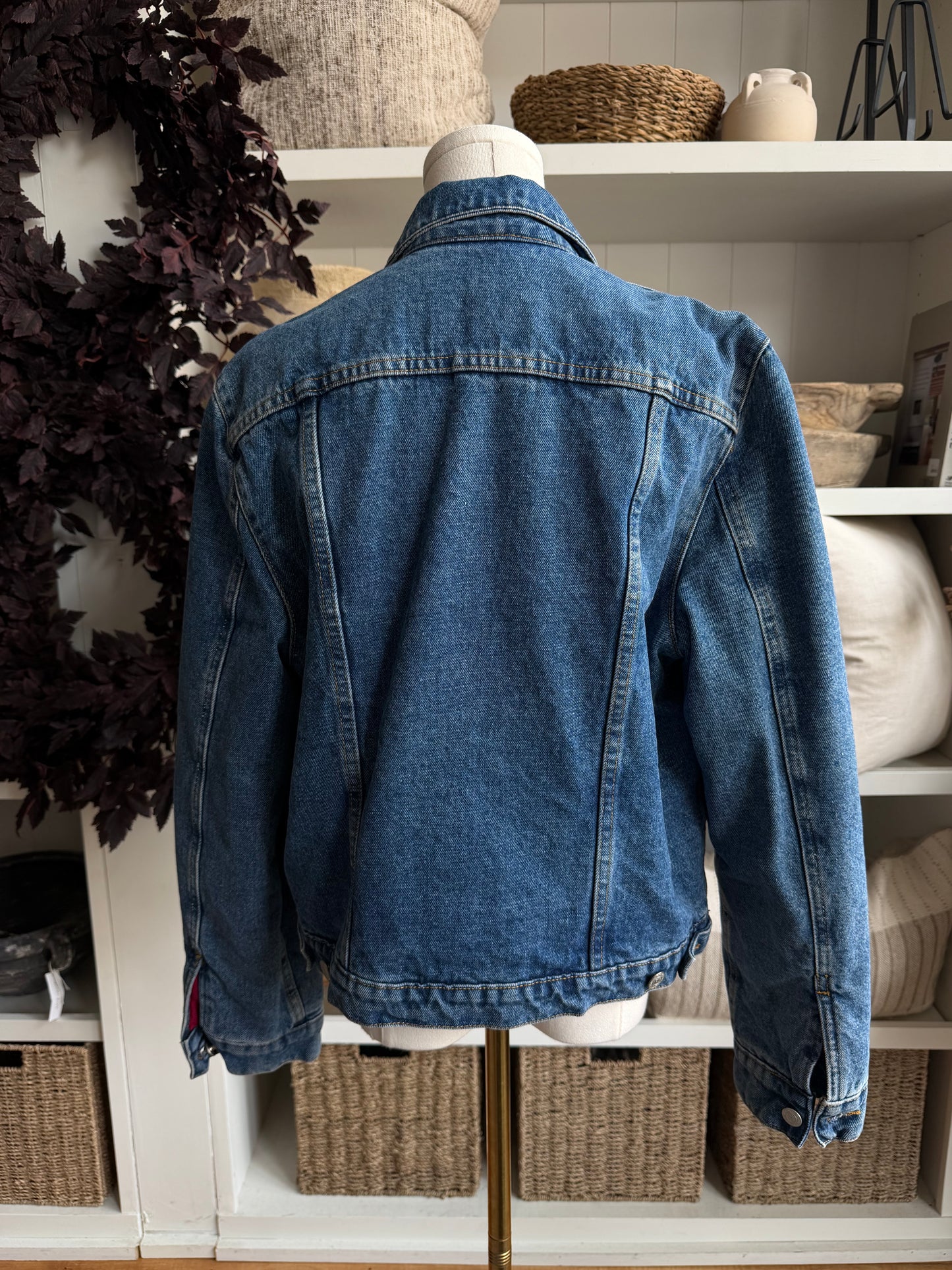 90s Polo Jeans Co denim insulated jacket with red lining. Fits XXS-S