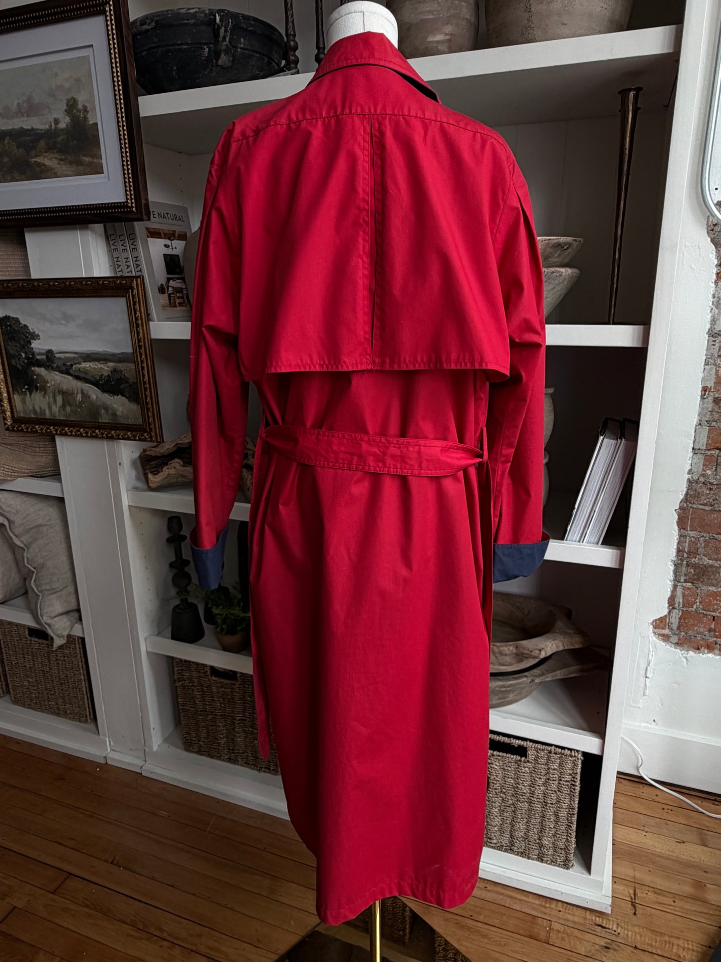 80s Fleet Street red trench with navy details. Made in Korea