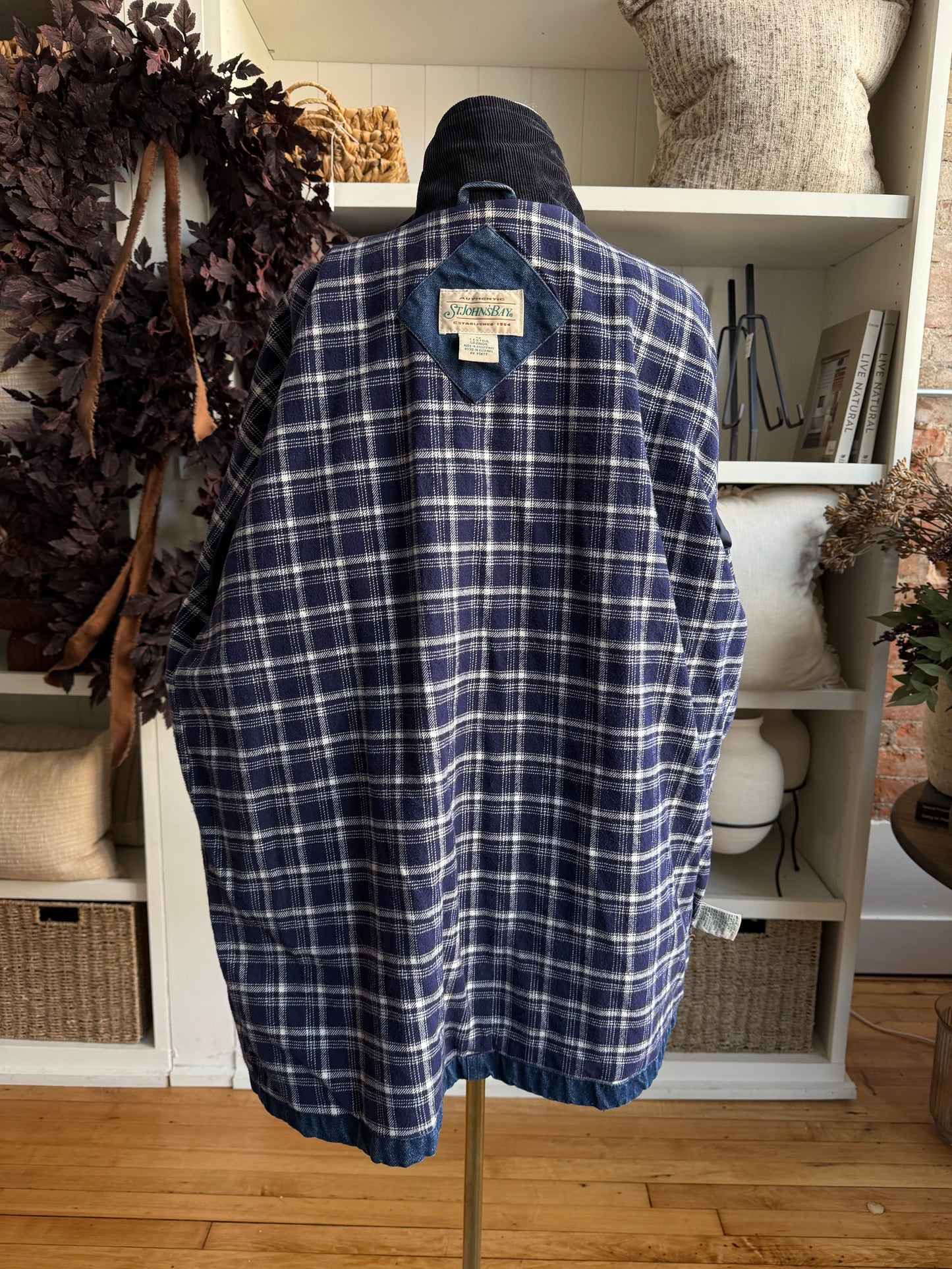 90s St John’s Bay denim barn coat. Fits M-XL