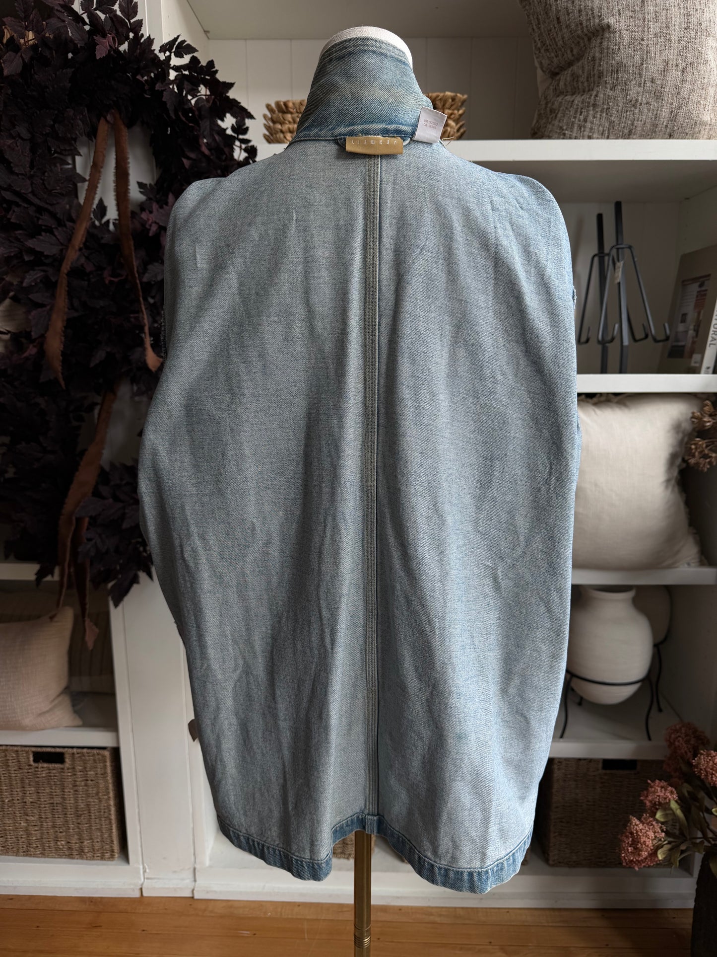 90s Liz Claiborne denim chore coat. Fits XS-M petite