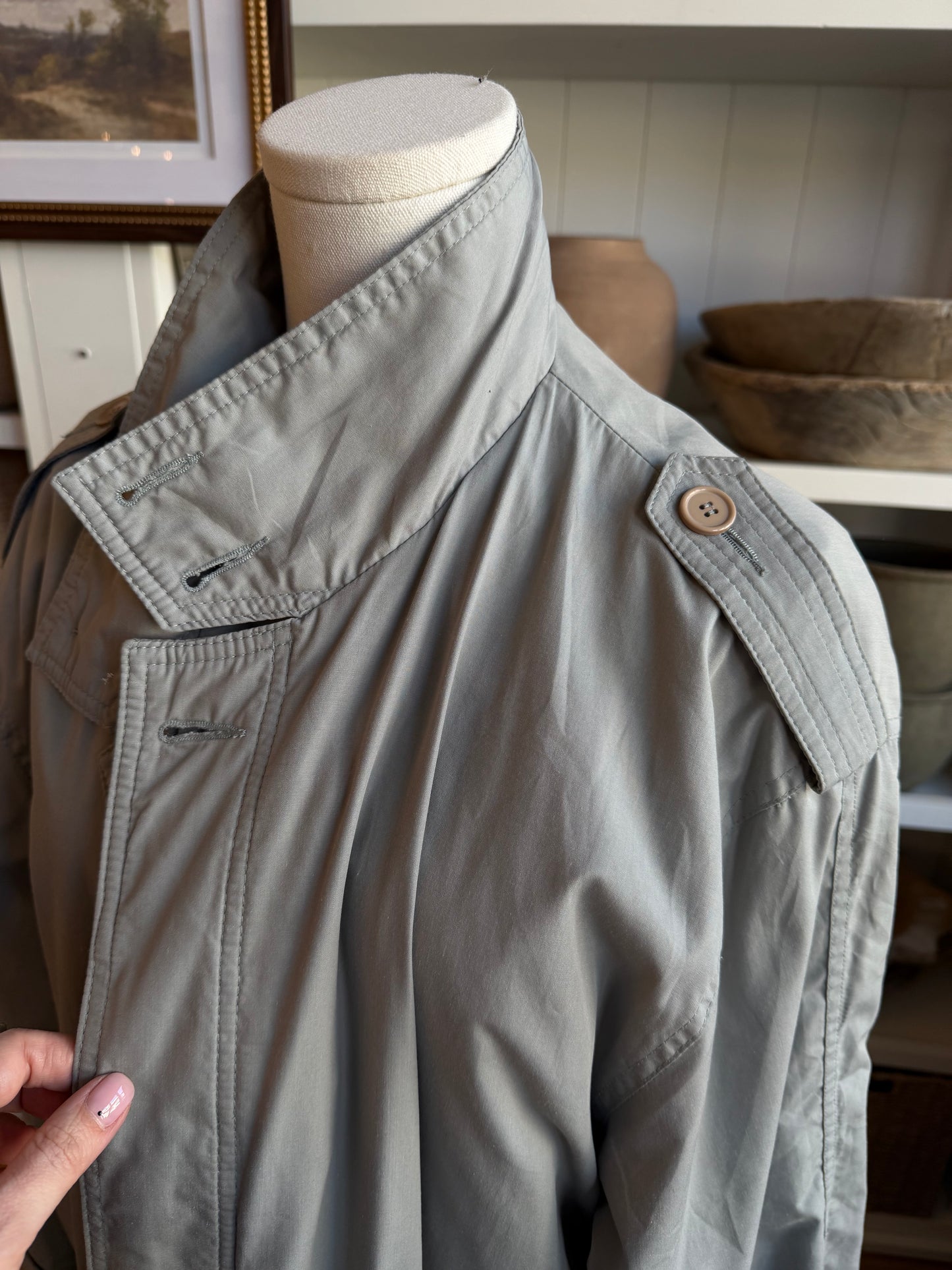 Vintage West Virginia sage green insulated trench. Sourced in Paris