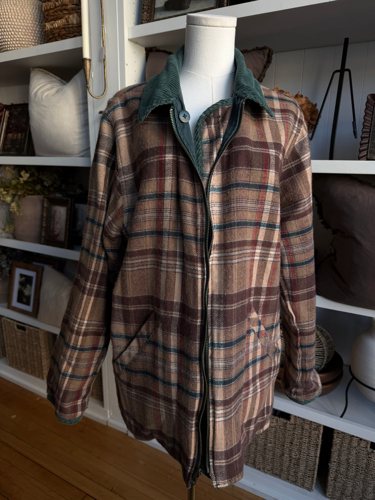 90s Brandon Thomas reversible chore coat. Fits XS-M