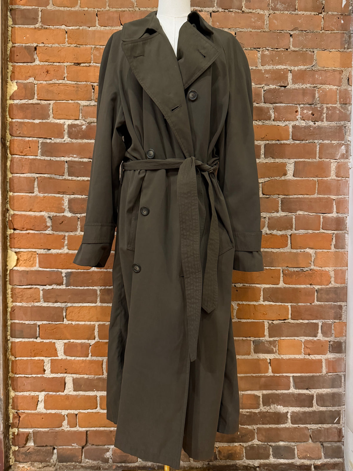 90s Ralph Lauren brown trench with removable wool lining. Fits M-XL