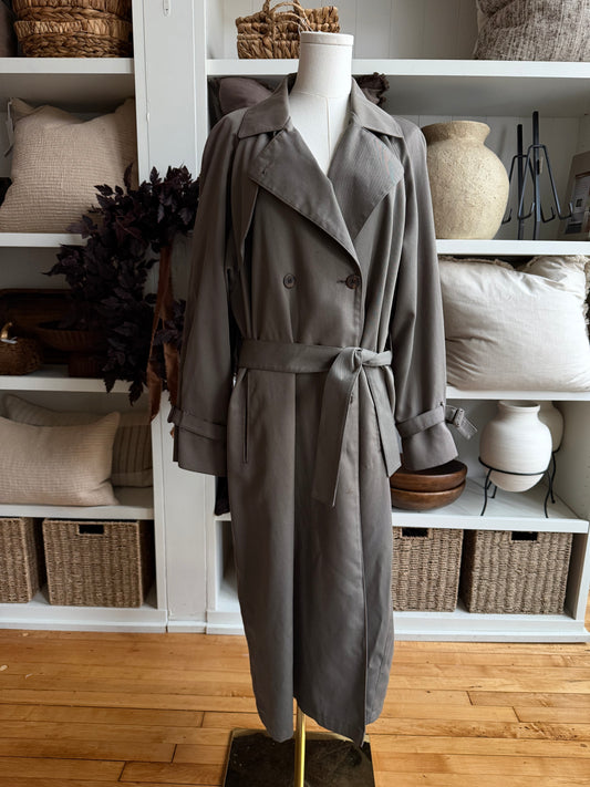80s London Fog taupe trench. Made in the USA. Fits S-L