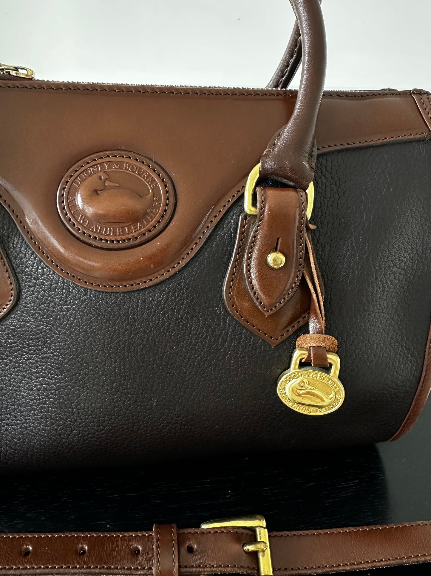90s Dooney and Bourke zip top satchel in black