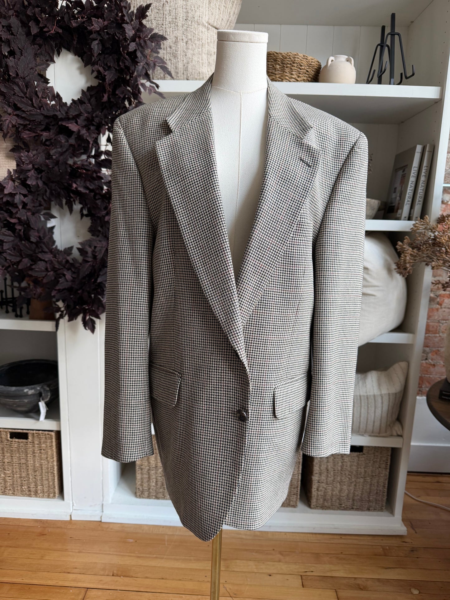 90s Burberry silk wool blend houndstooth blazer. Made in the USA. Fits M-XL