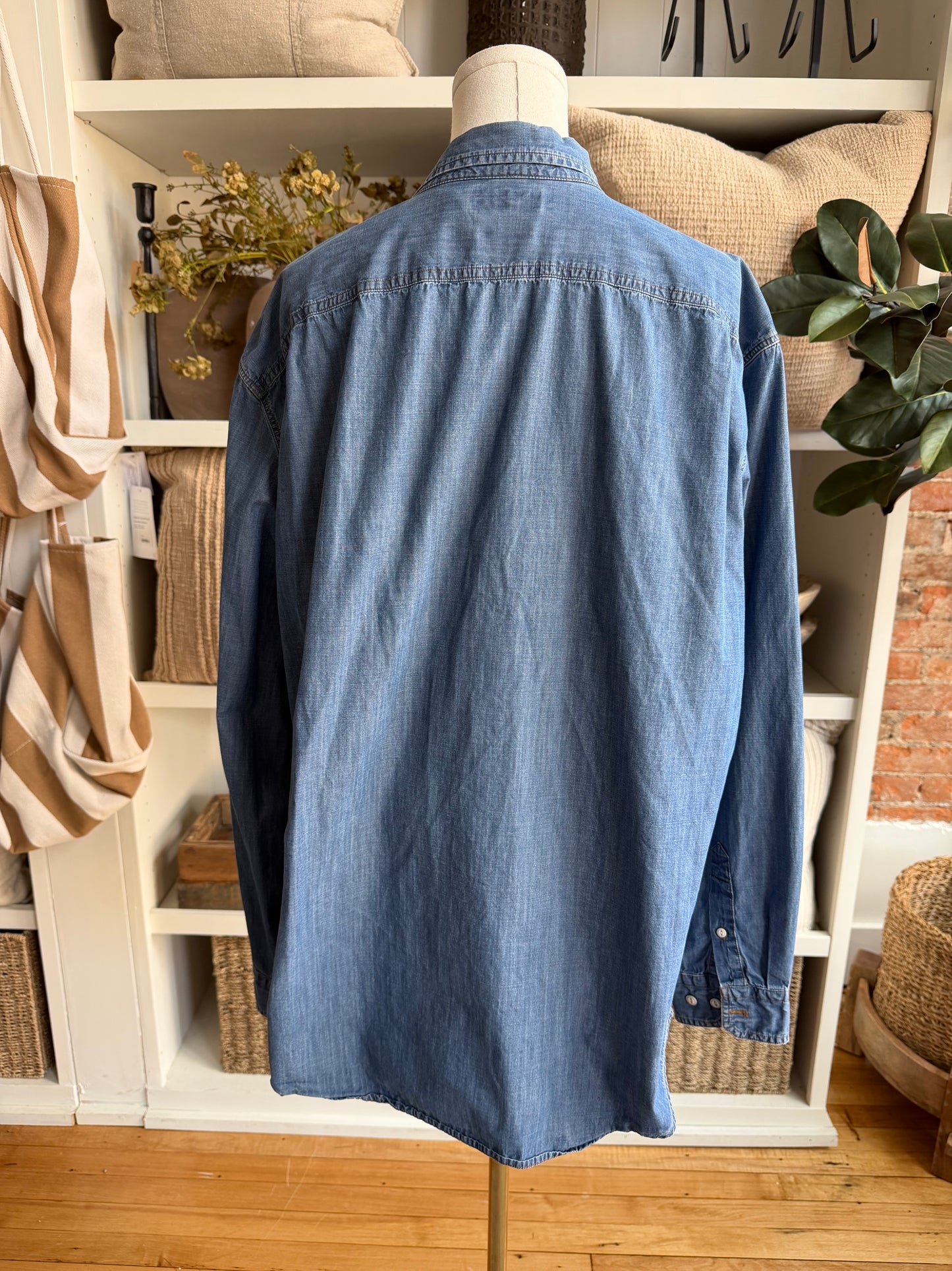 00s Nautica light weight denim button down