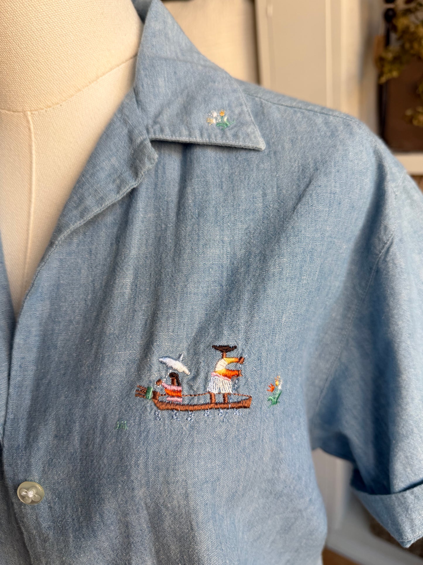 80s Banana Republic denim short sleeve button down with embroidery