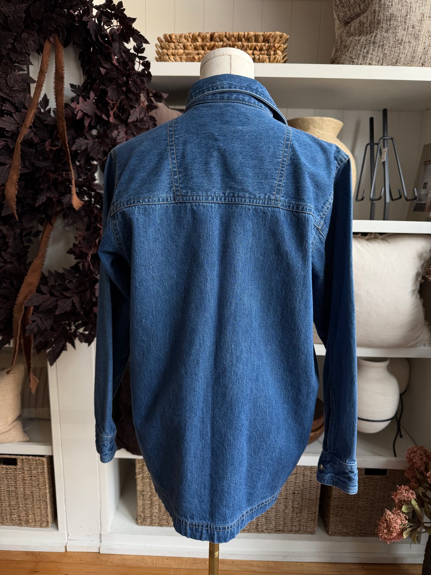 90s Cabin Creek denim chore coat. Fits XXS-S petite