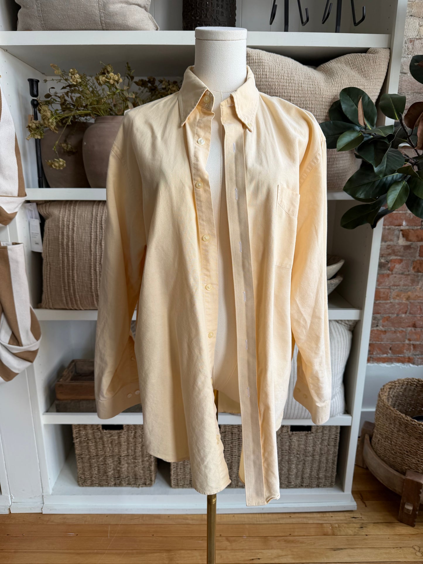 90s Lands End yellow oxford. Made in Hong Kong