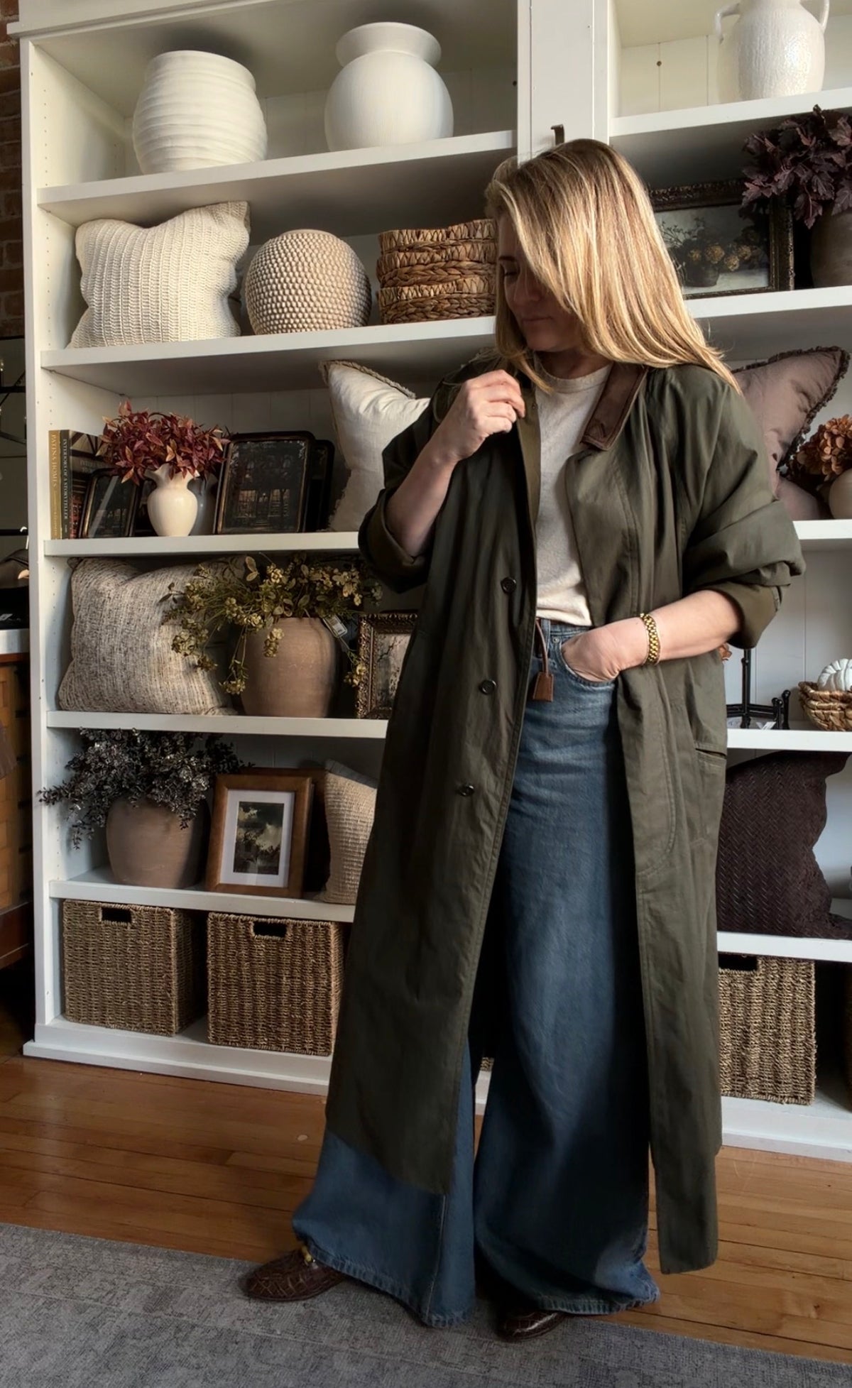 90s London Fog green trench with leather collar and zip out wool lining. Made in the USA. Fits M-XL